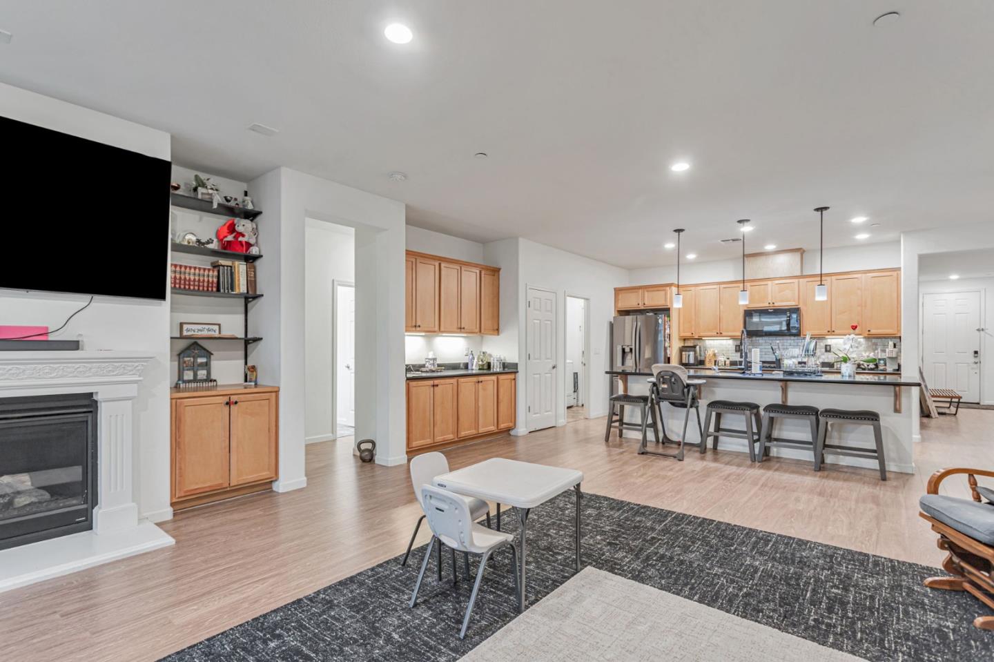 Detail Gallery Image 11 of 62 For 1254 Steinbeck Dr, Hollister,  CA 95023 - 4 Beds | 2 Baths