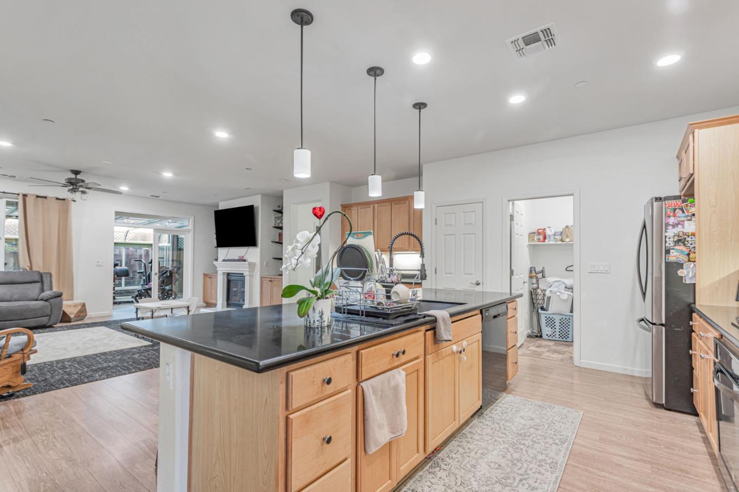 Detail Gallery Image 15 of 62 For 1254 Steinbeck Dr, Hollister,  CA 95023 - 4 Beds | 2 Baths