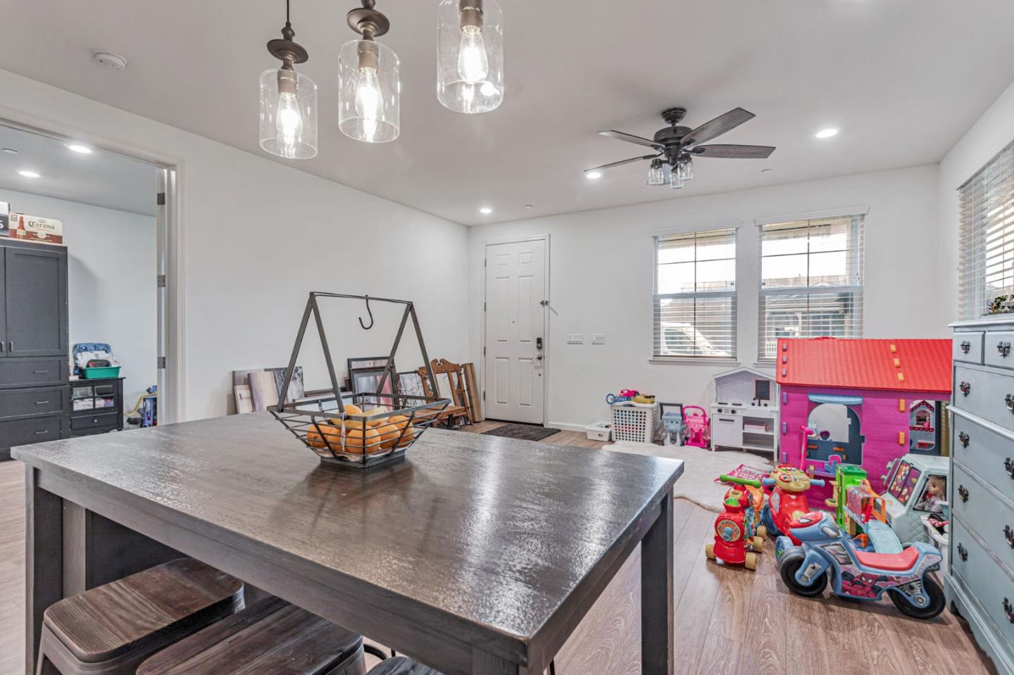 Detail Gallery Image 19 of 62 For 1254 Steinbeck Dr, Hollister,  CA 95023 - 4 Beds | 2 Baths