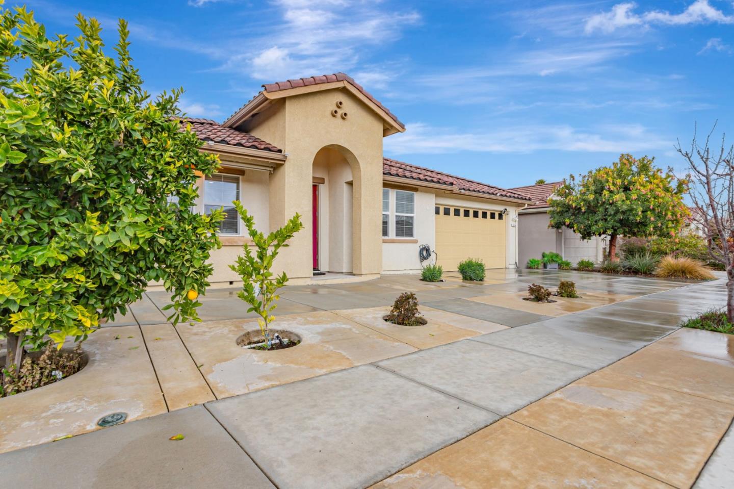 Detail Gallery Image 2 of 62 For 1254 Steinbeck Dr, Hollister,  CA 95023 - 4 Beds | 2 Baths