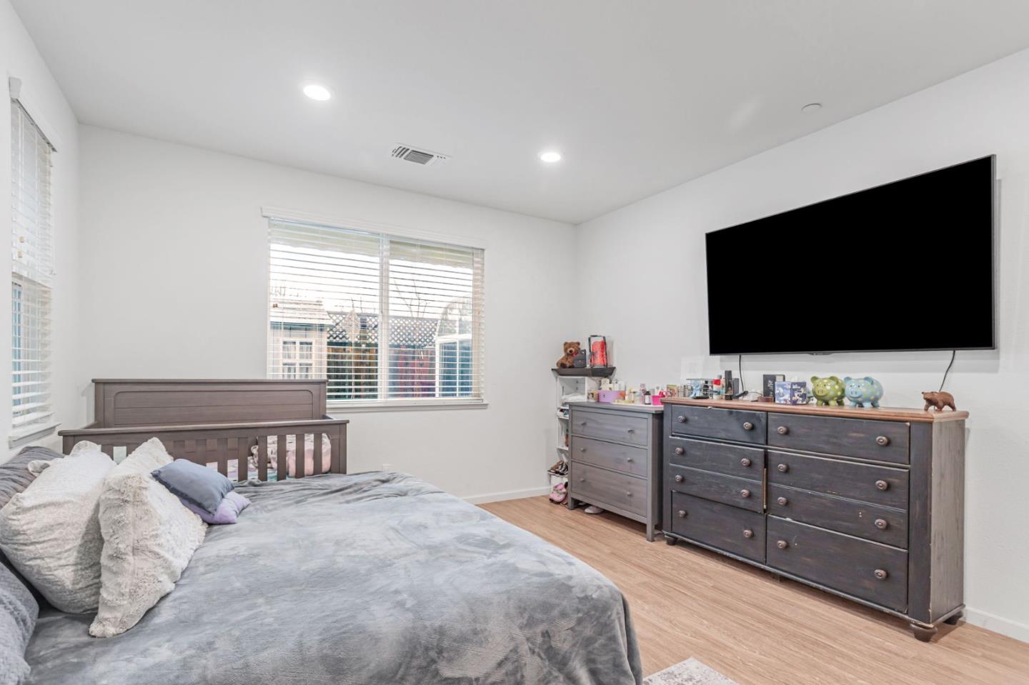 Detail Gallery Image 33 of 62 For 1254 Steinbeck Dr, Hollister,  CA 95023 - 4 Beds | 2 Baths