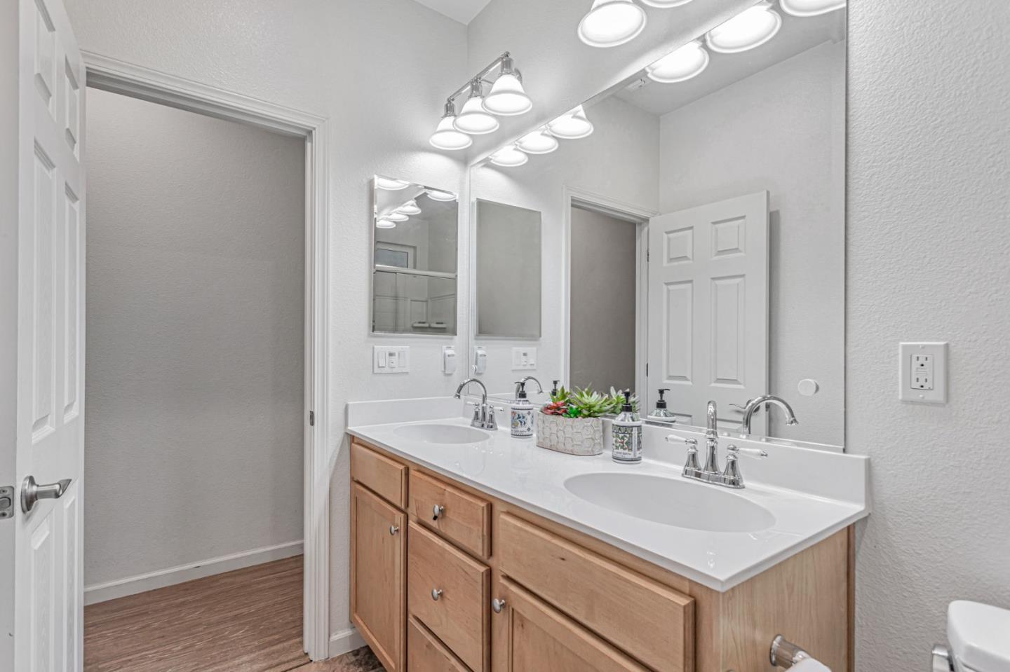 Detail Gallery Image 35 of 62 For 1254 Steinbeck Dr, Hollister,  CA 95023 - 4 Beds | 2 Baths
