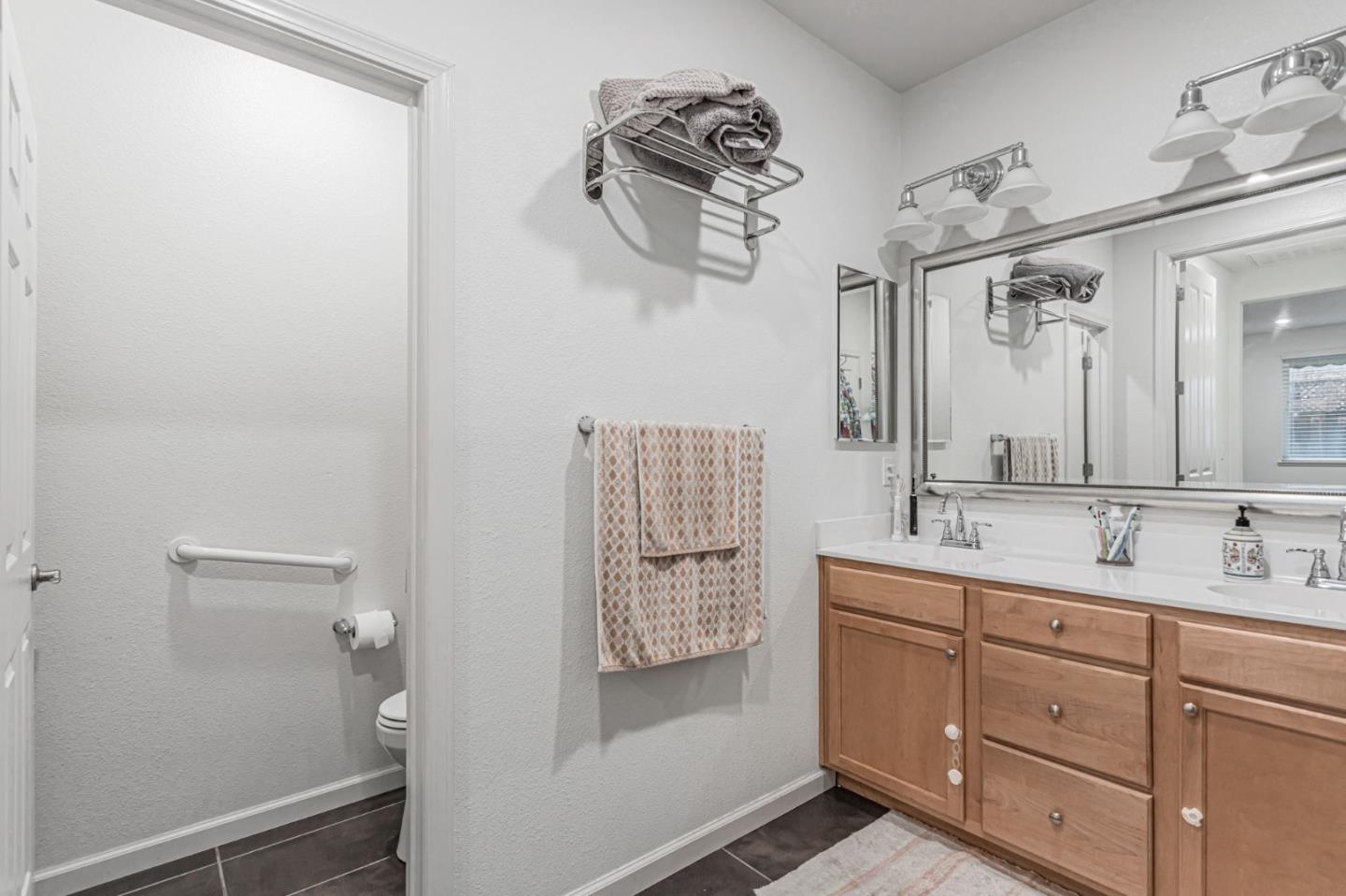 Detail Gallery Image 38 of 62 For 1254 Steinbeck Dr, Hollister,  CA 95023 - 4 Beds | 2 Baths