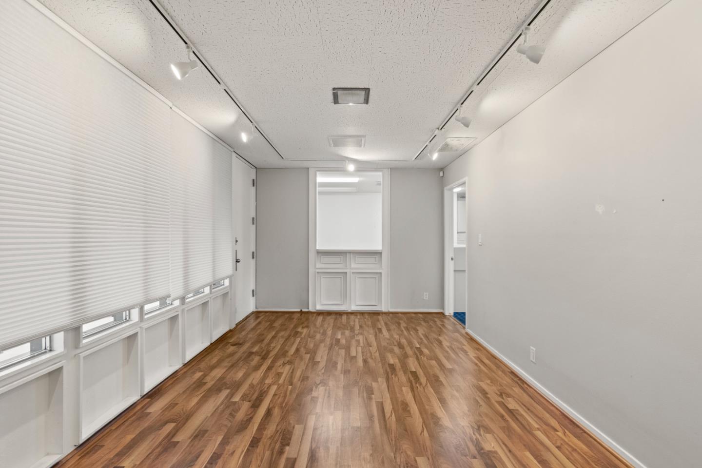 Detail Gallery Image 5 of 8 For 860 E Remington Dr Dr a,  Sunnyvale,  CA 94087 - – Beds | – Baths