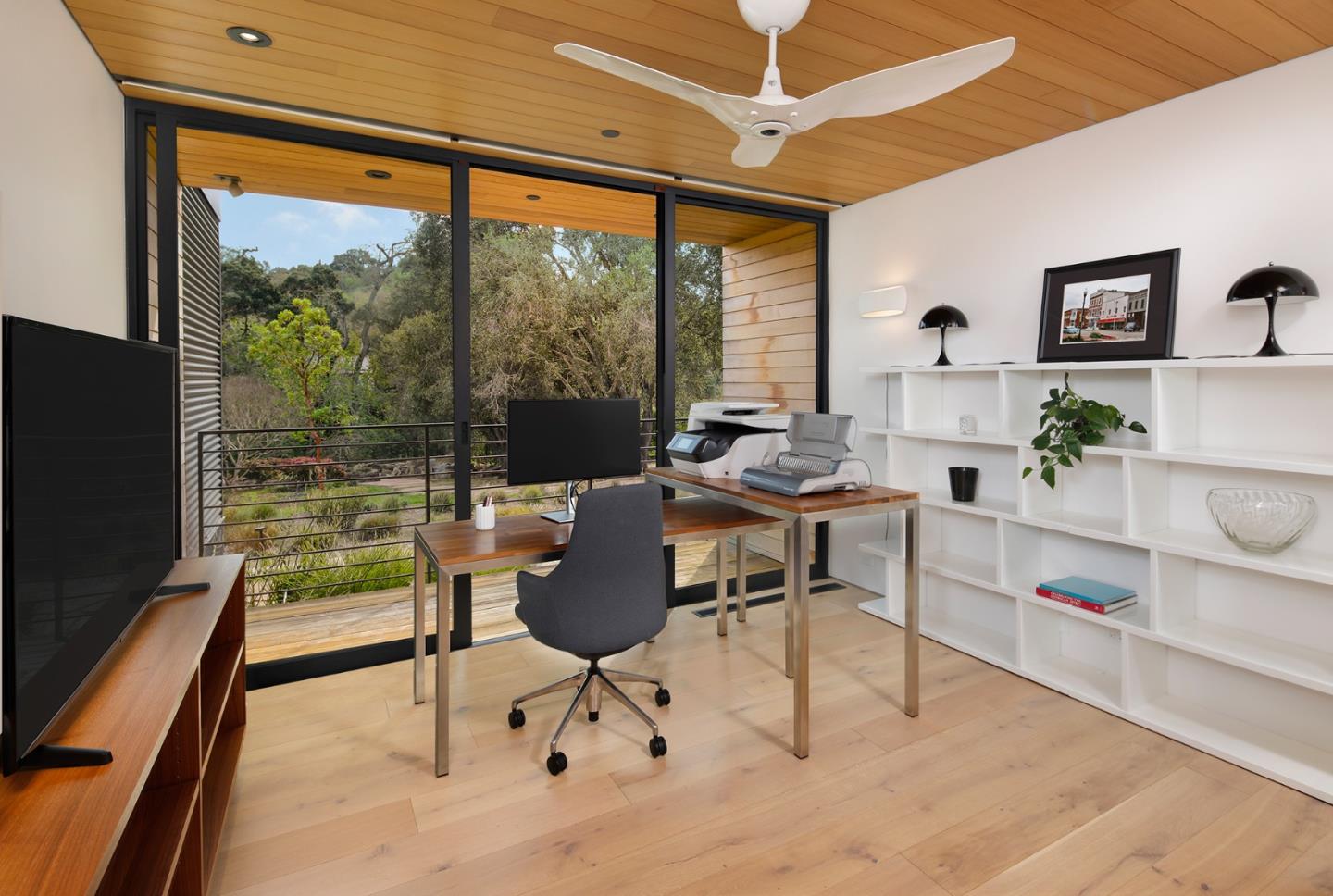 Detail Gallery Image 11 of 18 For 93 Broadacres Rd, Atherton,  CA 94027 - 3 Beds | 4/1 Baths