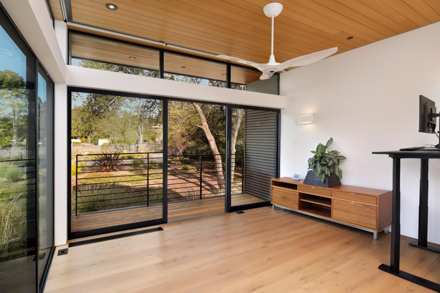 Detail Gallery Image 12 of 18 For 93 Broadacres Rd, Atherton,  CA 94027 - 3 Beds | 4/1 Baths