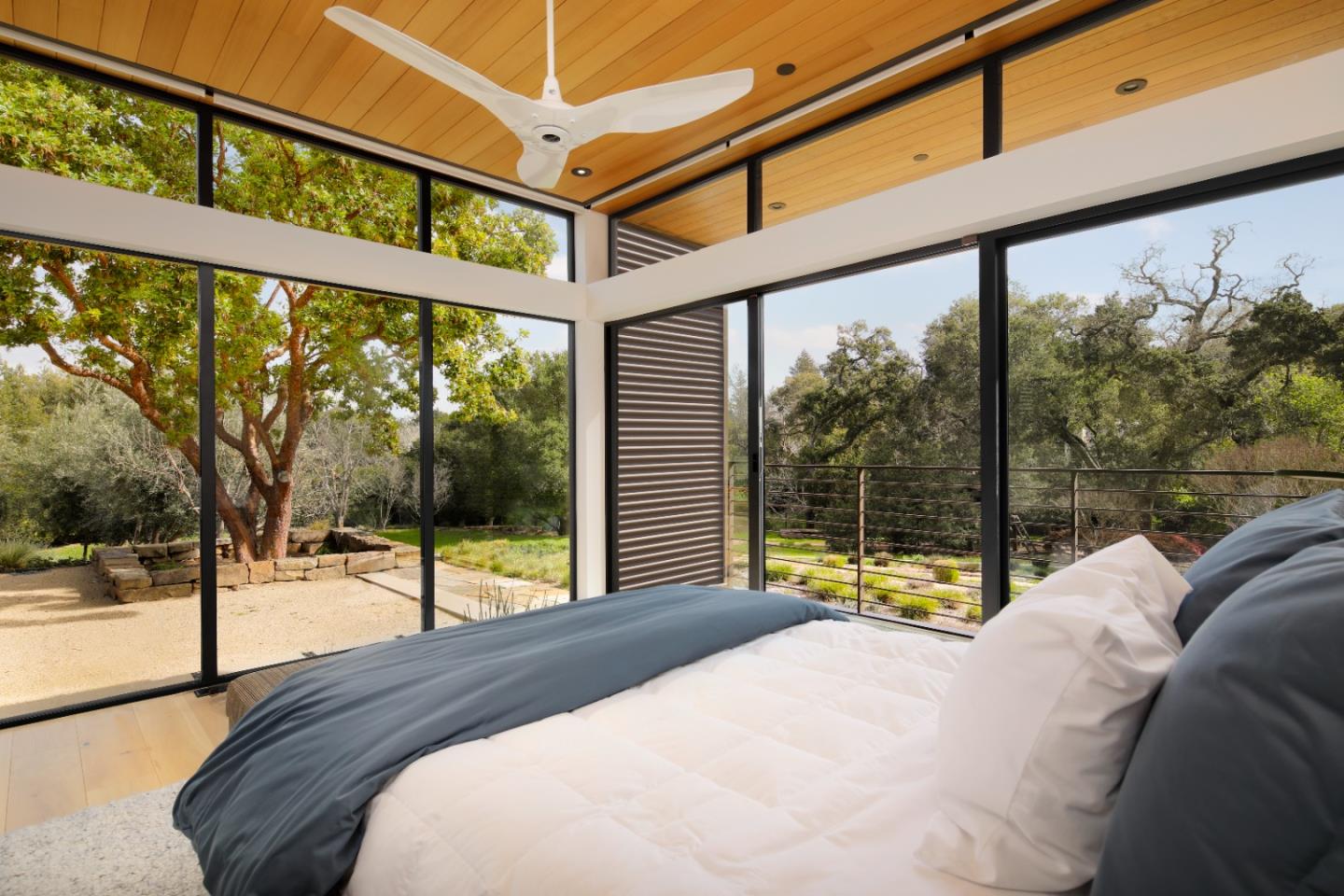 Detail Gallery Image 9 of 18 For 93 Broadacres Rd, Atherton,  CA 94027 - 3 Beds | 4/1 Baths
