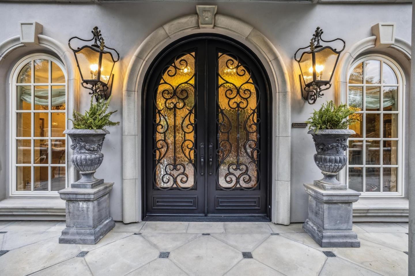 Detail Gallery Image 10 of 108 For 15253 Montalvo Rd, Saratoga,  CA 95070 - 5 Beds | 5/1 Baths