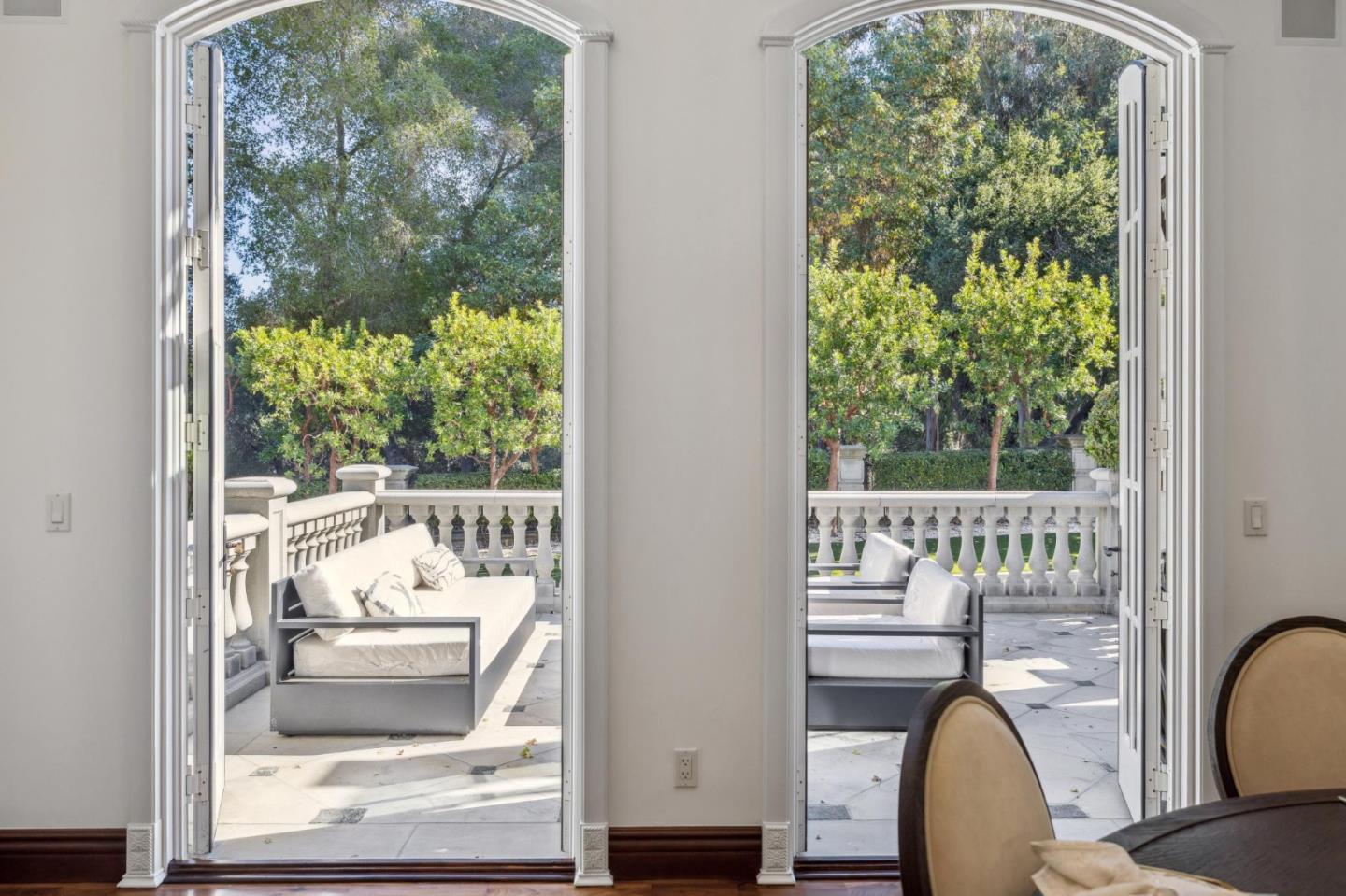 Detail Gallery Image 20 of 108 For 15253 Montalvo Rd, Saratoga,  CA 95070 - 5 Beds | 5/1 Baths