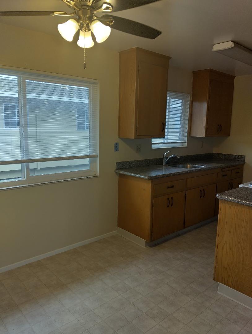 Detail Gallery Image 4 of 9 For 405 Studio Cir #5,  San Mateo,  CA 94401 - 1 Beds | 0 Baths