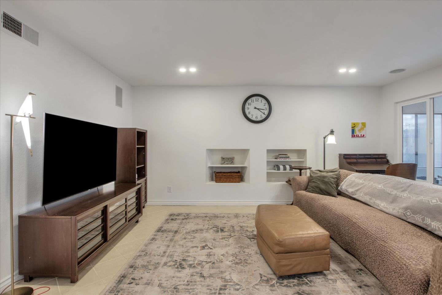 Detail Gallery Image 13 of 32 For 3942 Catamarca Dr, San Diego,  CA 92124 - 3 Beds | 2/1 Baths