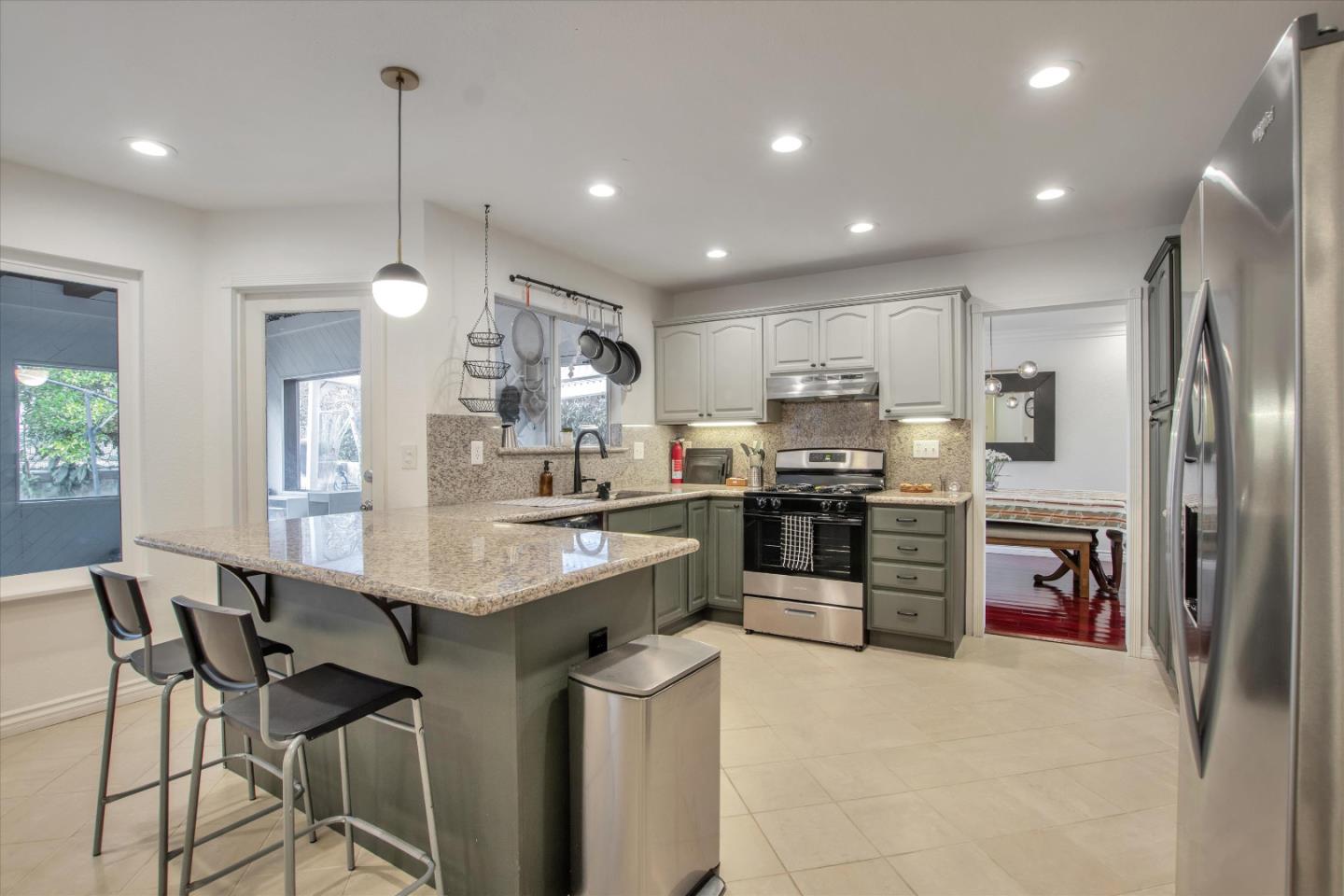 Detail Gallery Image 14 of 32 For 3942 Catamarca Dr, San Diego,  CA 92124 - 3 Beds | 2/1 Baths