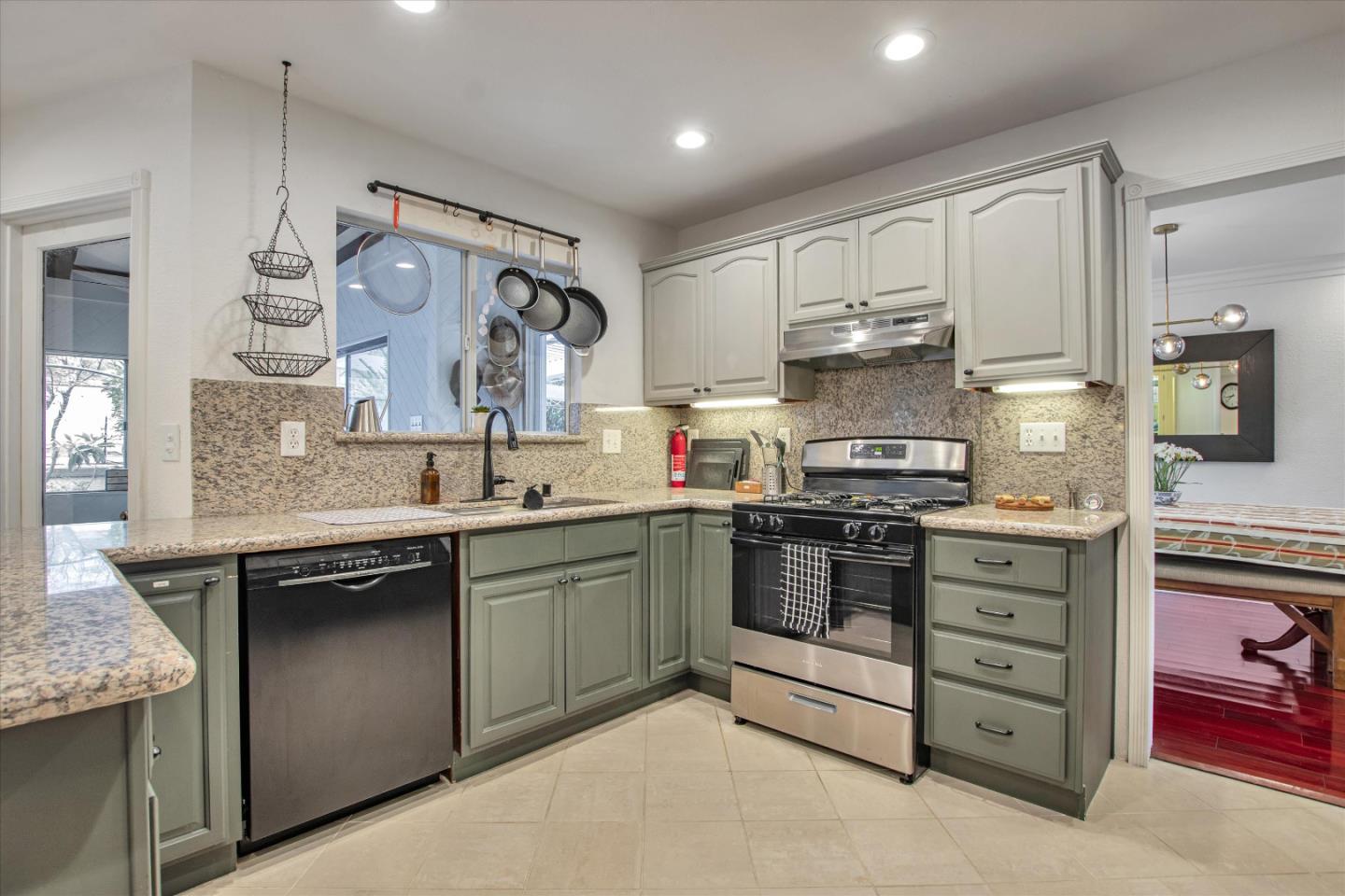 Detail Gallery Image 16 of 32 For 3942 Catamarca Dr, San Diego,  CA 92124 - 3 Beds | 2/1 Baths