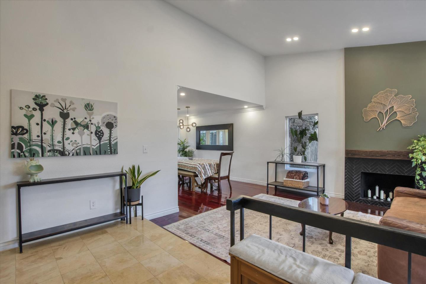 Detail Gallery Image 3 of 32 For 3942 Catamarca Dr, San Diego,  CA 92124 - 3 Beds | 2/1 Baths