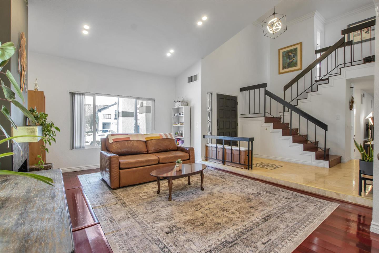 Detail Gallery Image 5 of 32 For 3942 Catamarca Dr, San Diego,  CA 92124 - 3 Beds | 2/1 Baths