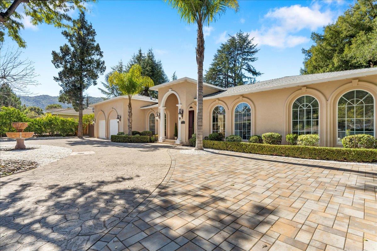 Detail Gallery Image 2 of 39 For 14071 Saratoga Sunnyvale Rd, Saratoga,  CA 95070 - 4 Beds | 4 Baths