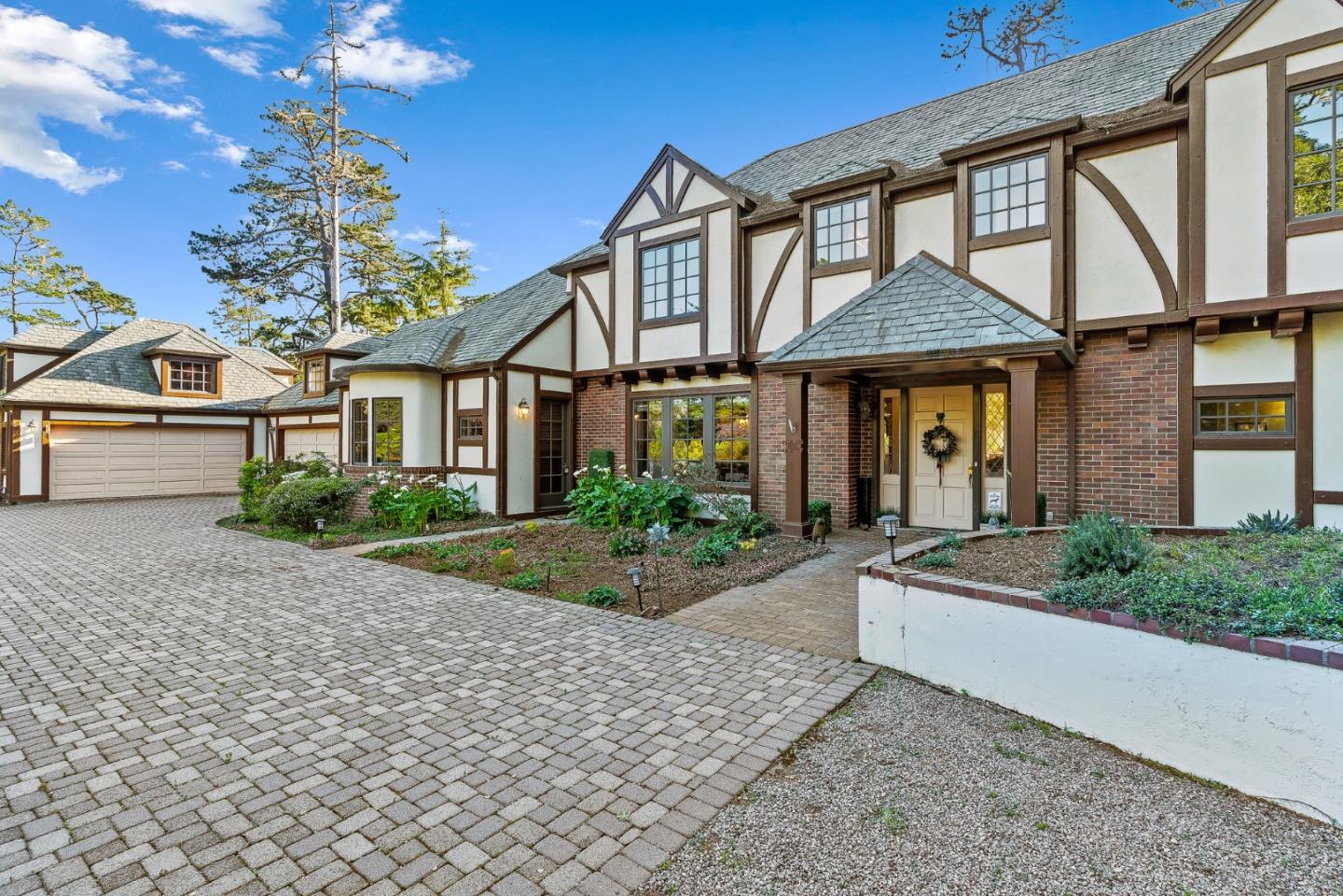 Detail Gallery Image 4 of 44 For 3210 Macomber Dr, Pebble Beach,  CA 93953 - 6 Beds | 5/1 Baths