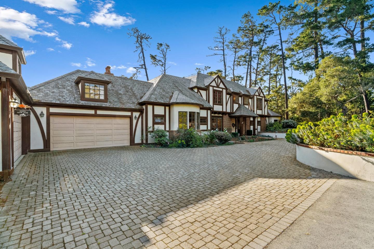 Detail Gallery Image 5 of 44 For 3210 Macomber Dr, Pebble Beach,  CA 93953 - 6 Beds | 5/1 Baths