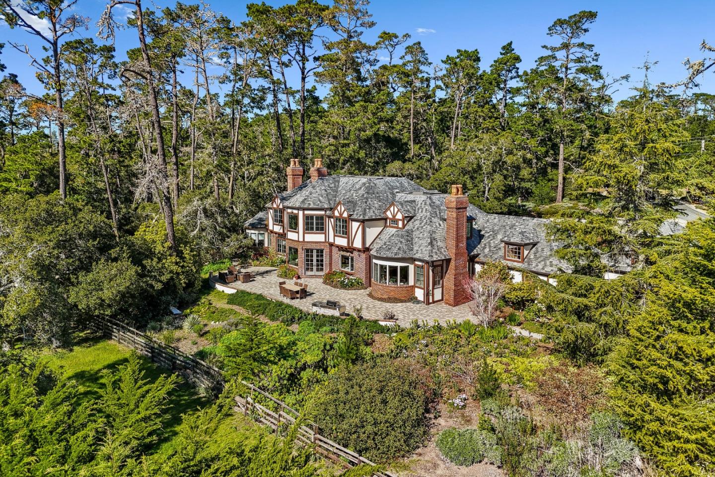 Detail Gallery Image 6 of 44 For 3210 Macomber Dr, Pebble Beach,  CA 93953 - 6 Beds | 5/1 Baths