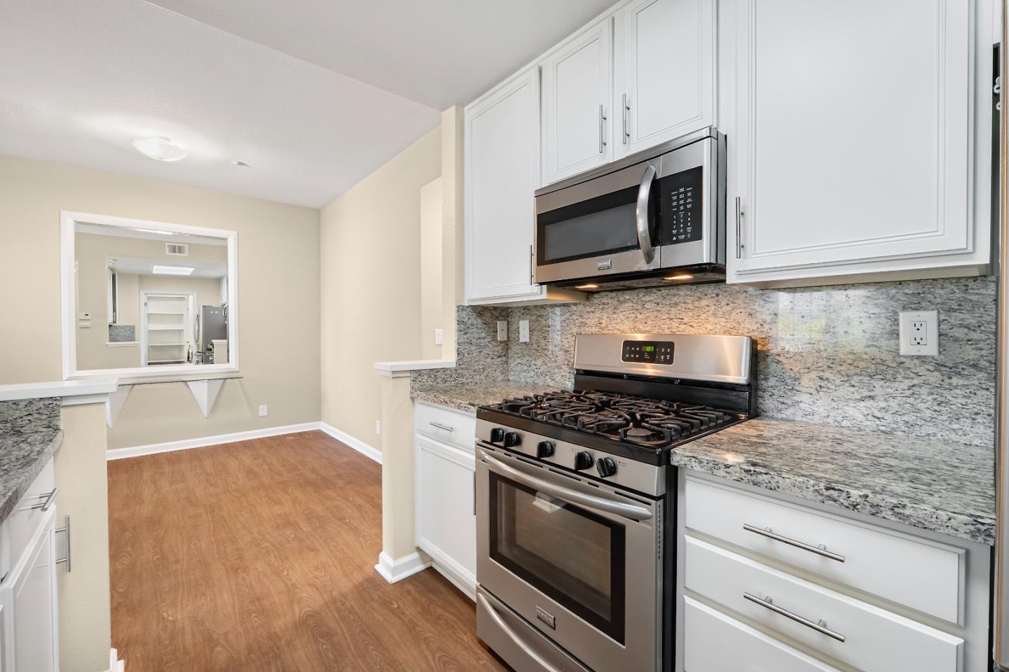 Detail Gallery Image 7 of 26 For 605 Arcadia Ter #204,  Sunnyvale,  CA 94085 - 2 Beds | 2 Baths