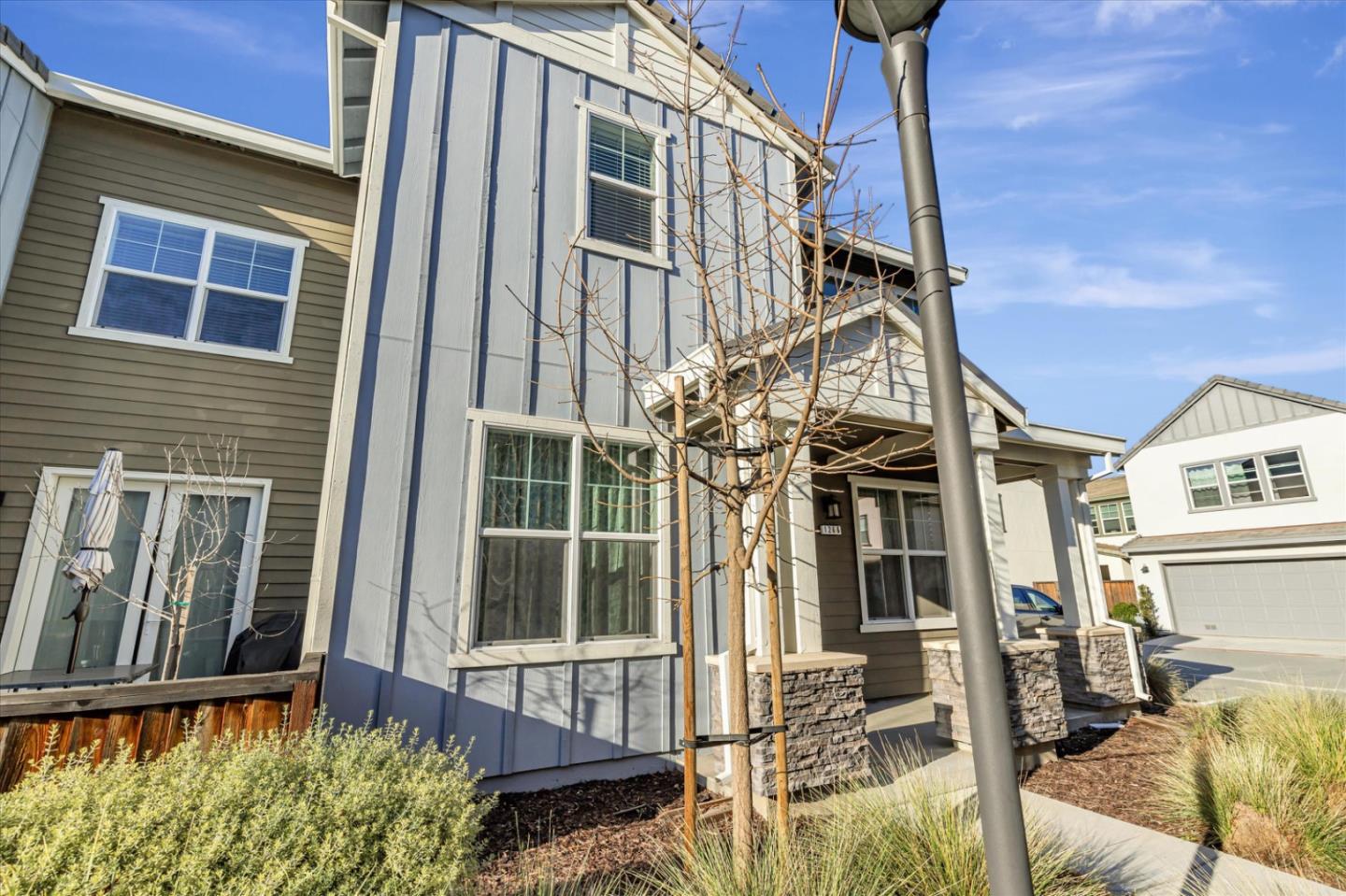 Detail Gallery Image 2 of 49 For 1266 Canopy Ln, Morgan Hill,  CA 95037 - 4 Beds | 3 Baths