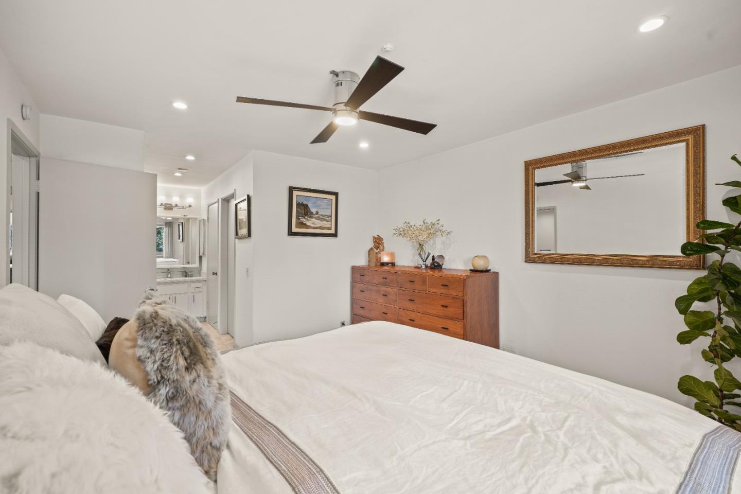 Detail Gallery Image 18 of 22 For 4008 Farm Hill Blvd #204,  Redwood City,  CA 94061 - 3 Beds | 2 Baths