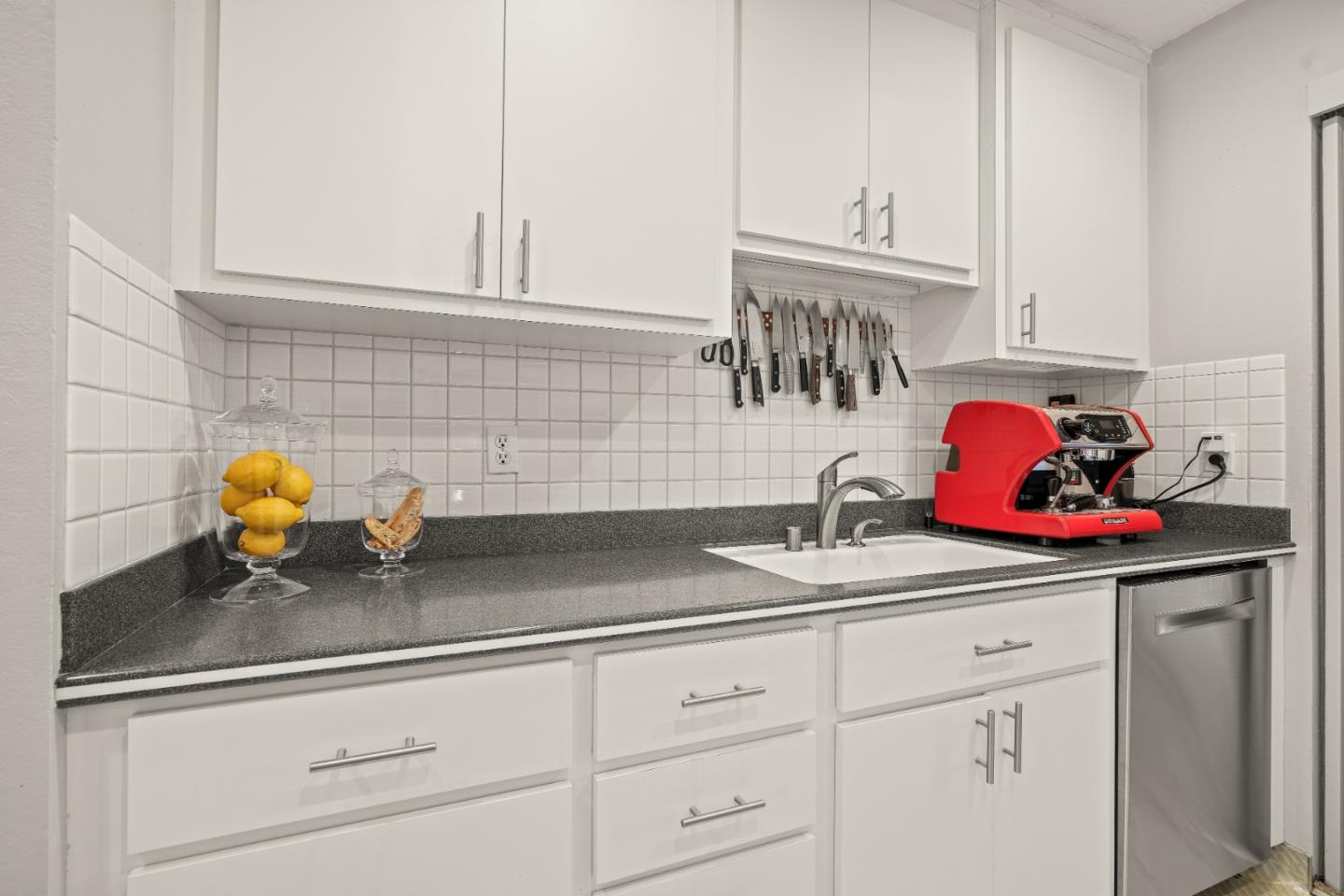 Detail Gallery Image 20 of 22 For 4008 Farm Hill Blvd #204,  Redwood City,  CA 94061 - 3 Beds | 2 Baths
