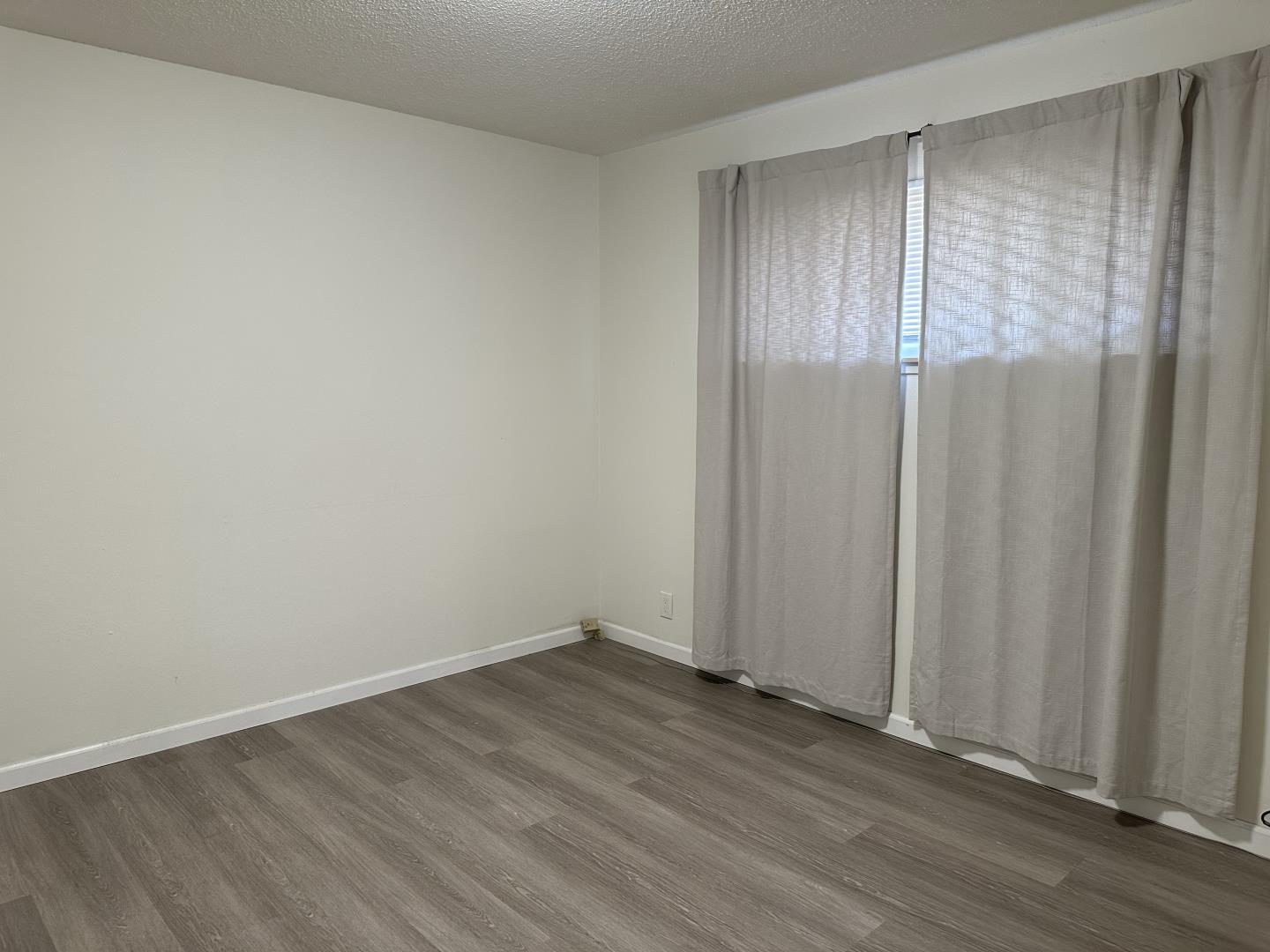 Detail Gallery Image 8 of 9 For 399 Dunster Dr, Campbell,  CA 95008 - 2 Beds | 1 Baths
