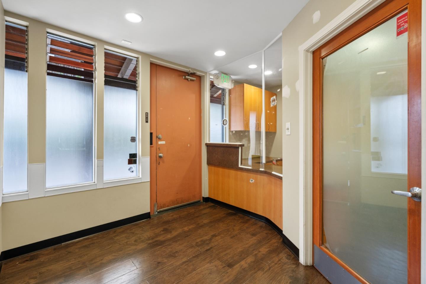 Detail Gallery Image 2 of 8 For 860 E Remington Dr #B,  Sunnyvale,  CA 94087 - – Beds | – Baths
