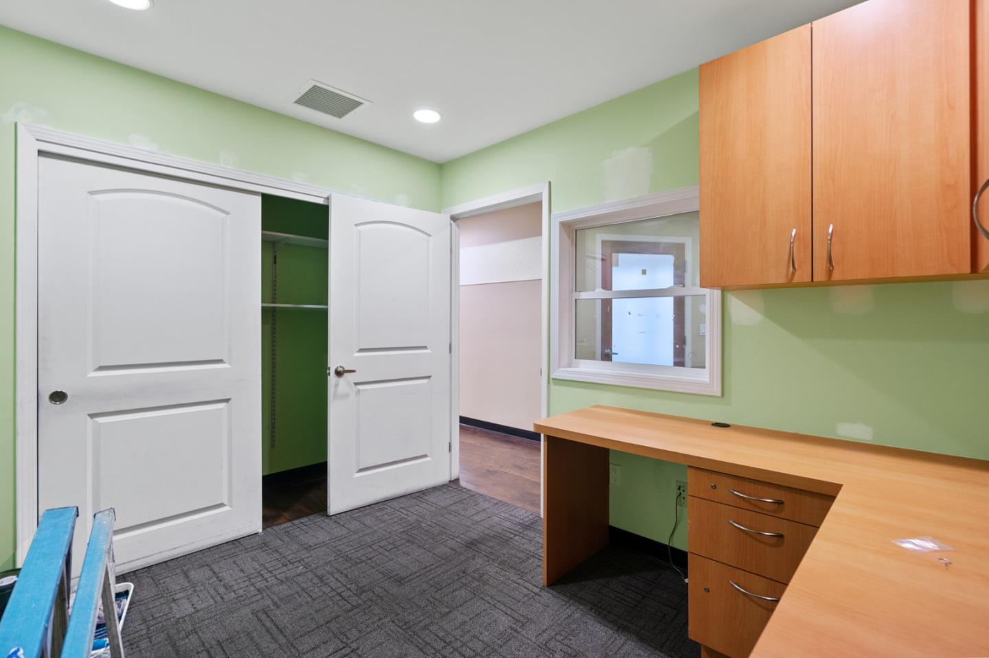 Detail Gallery Image 4 of 8 For 860 E Remington Dr #B,  Sunnyvale,  CA 94087 - – Beds | – Baths