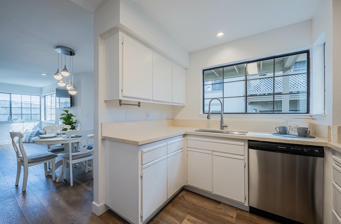 Detail Gallery Image 8 of 27 For 640 Pheasant Ridge Rd, Monterey,  CA 93940 - 2 Beds | 2 Baths