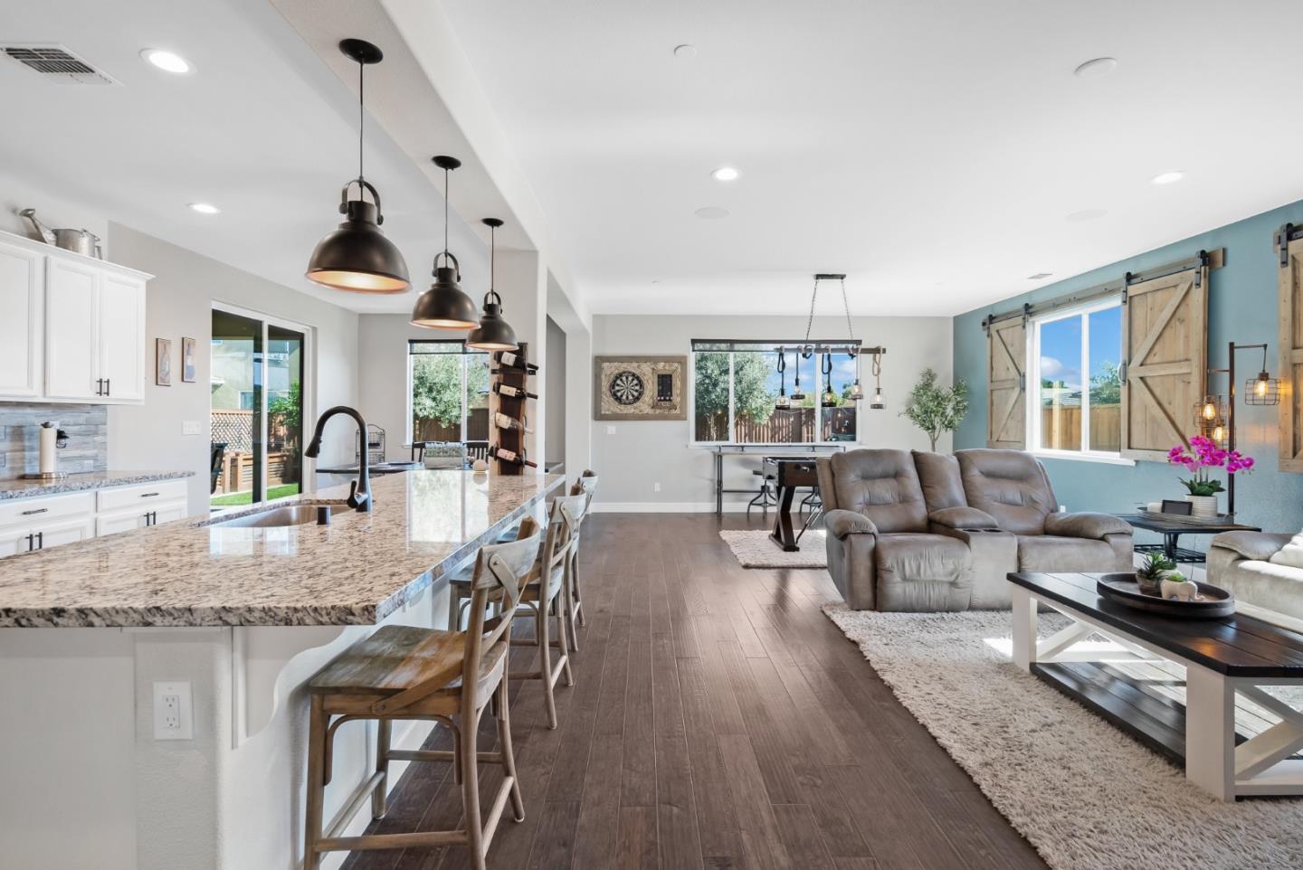 Detail Gallery Image 14 of 62 For 691 Toledo Dr, Hollister,  CA 95023 - 4 Beds | 2 Baths