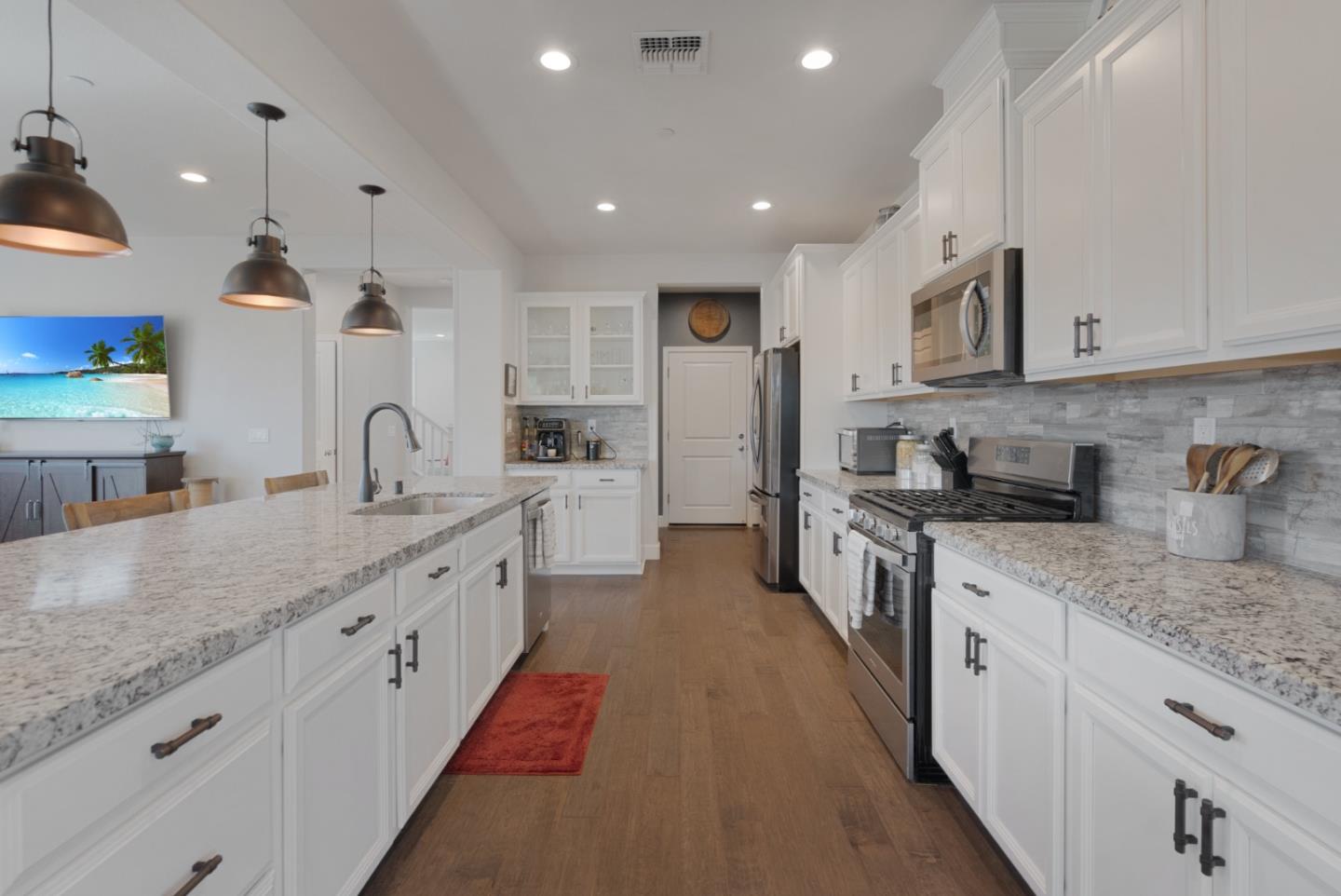 Detail Gallery Image 22 of 62 For 691 Toledo Dr, Hollister,  CA 95023 - 4 Beds | 2 Baths