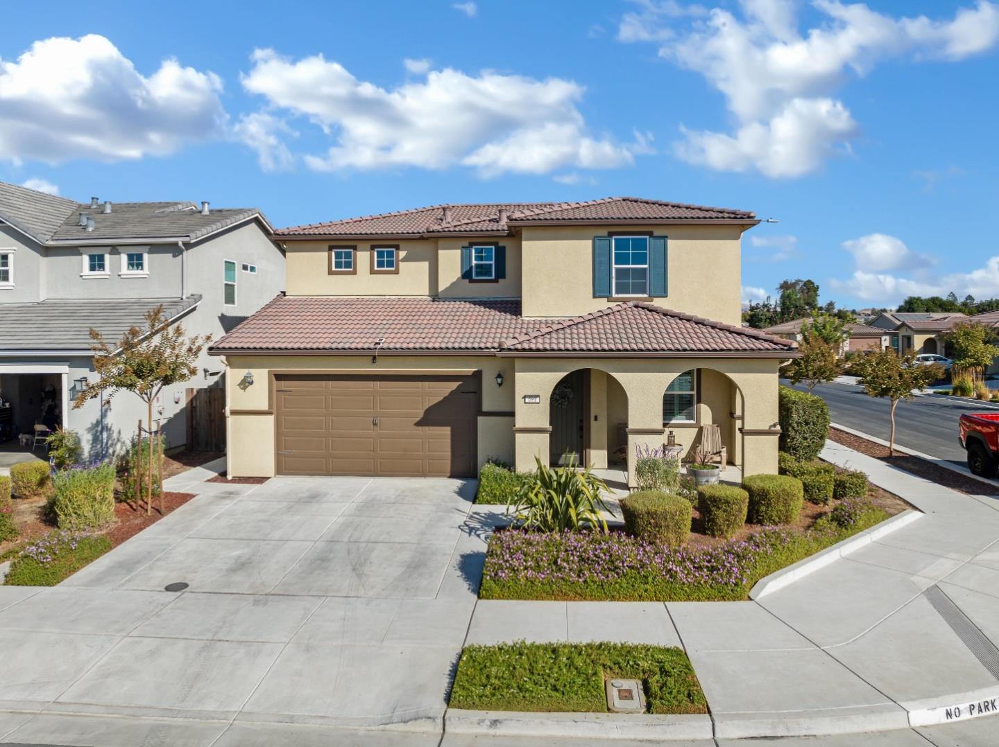 Detail Gallery Image 7 of 62 For 691 Toledo Dr, Hollister,  CA 95023 - 4 Beds | 2 Baths