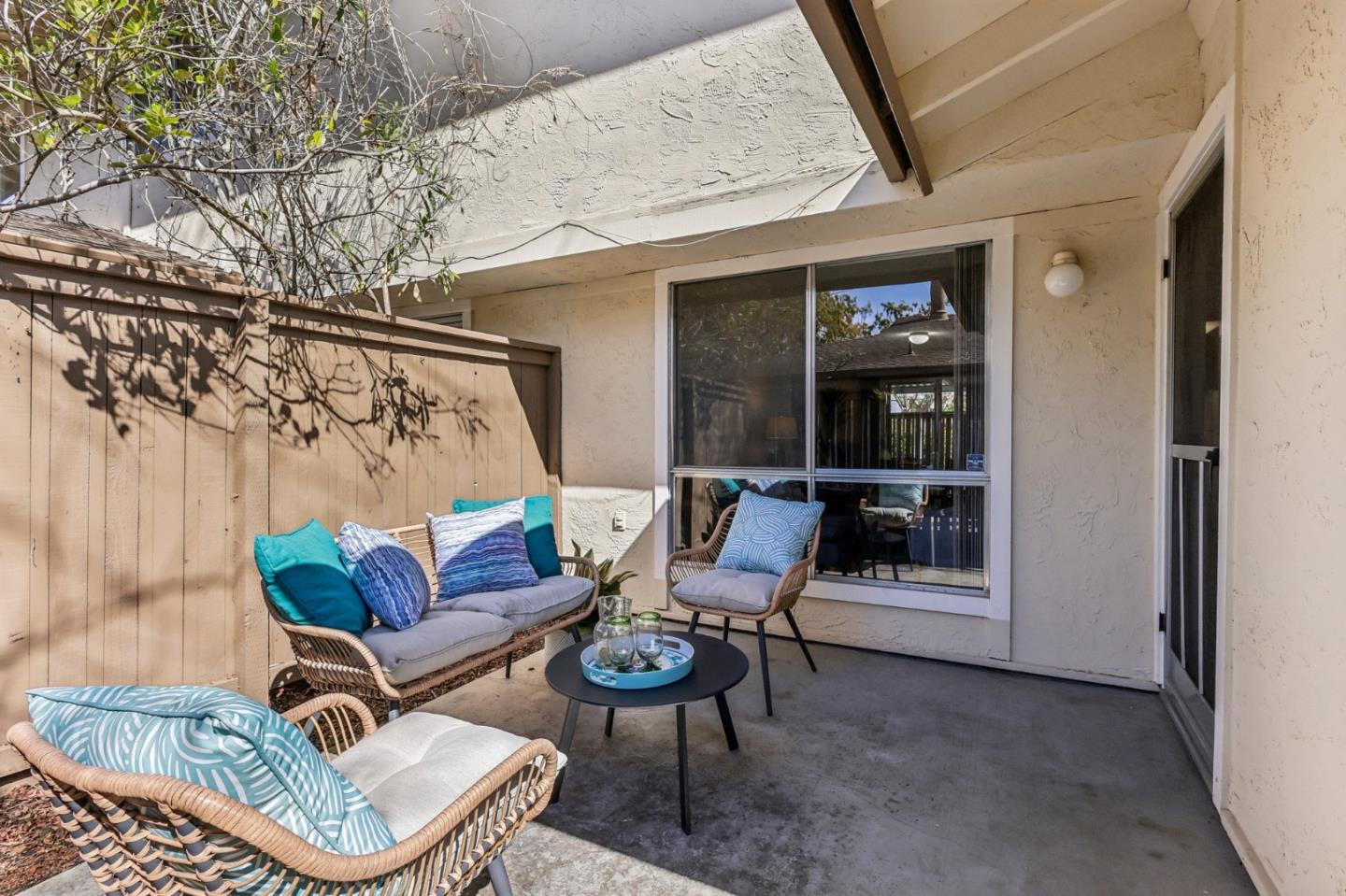 Detail Gallery Image 2 of 43 For 131 Palo Verde Ter, Santa Cruz,  CA 95060 - 2 Beds | 1/1 Baths