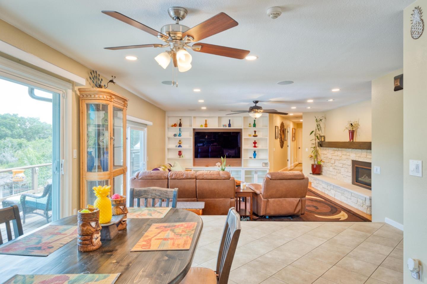 Detail Gallery Image 15 of 40 For 19608 Brentwood Ct, Prunedale,  CA 93907 - 3 Beds | 2/1 Baths