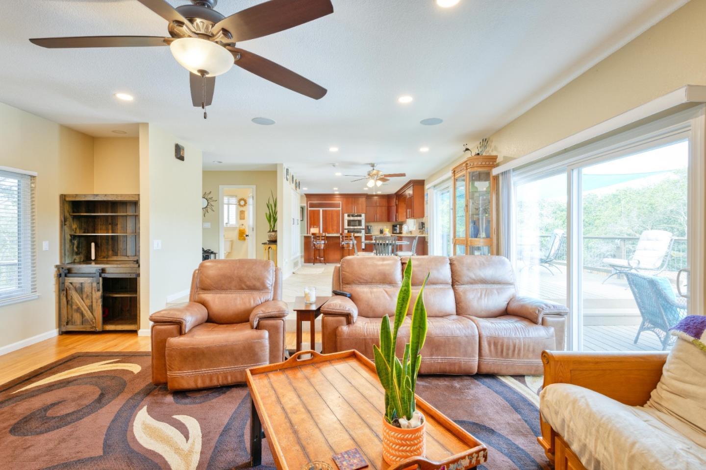 Detail Gallery Image 16 of 40 For 19608 Brentwood Ct, Prunedale,  CA 93907 - 3 Beds | 2/1 Baths