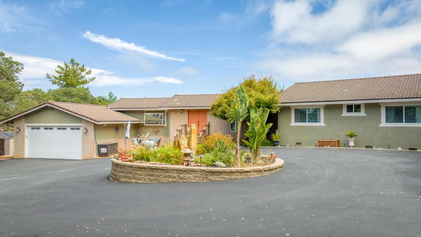 Detail Gallery Image 6 of 40 For 19608 Brentwood Ct, Prunedale,  CA 93907 - 3 Beds | 2/1 Baths