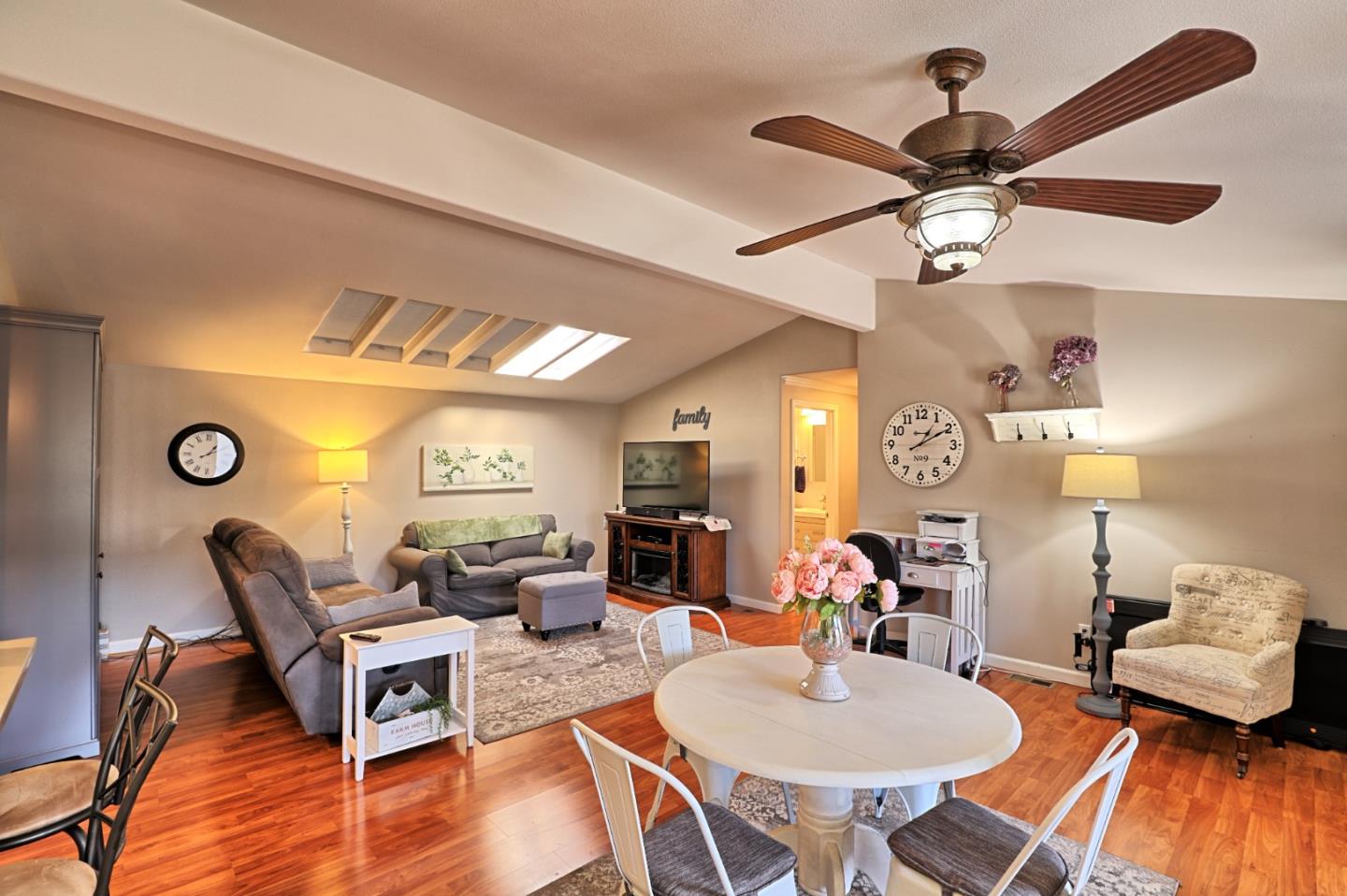 Detail Gallery Image 4 of 29 For 276 Cherry Ct #276,  Morgan Hill,  CA 95037 - 2 Beds | 2 Baths