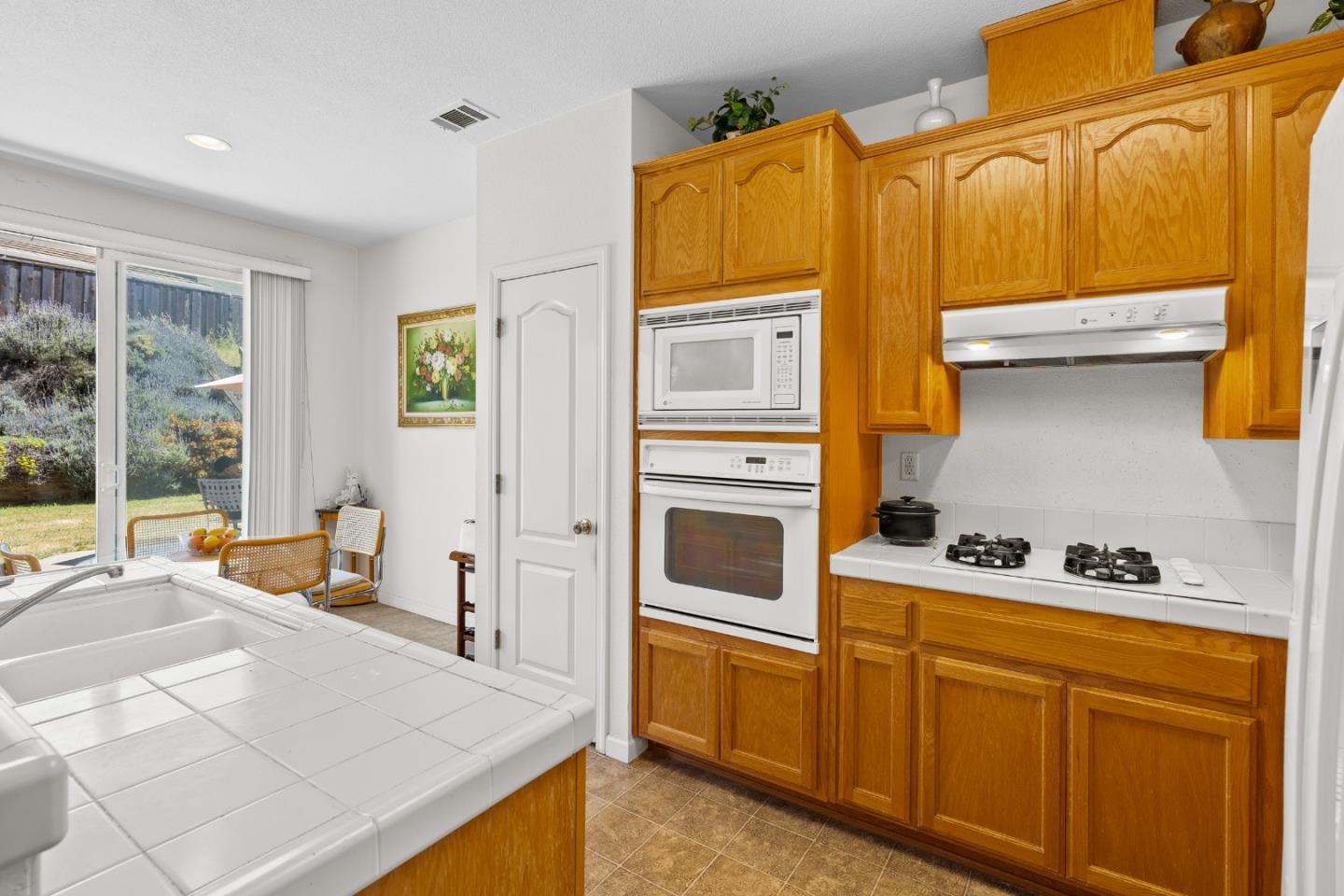 Detail Gallery Image 12 of 46 For 1085 Oakpoint Dr, Bay Point,  CA 94565 - 4 Beds | 2 Baths
