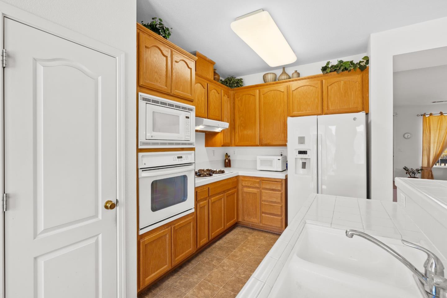 Detail Gallery Image 13 of 46 For 1085 Oakpoint Dr, Bay Point,  CA 94565 - 4 Beds | 2 Baths