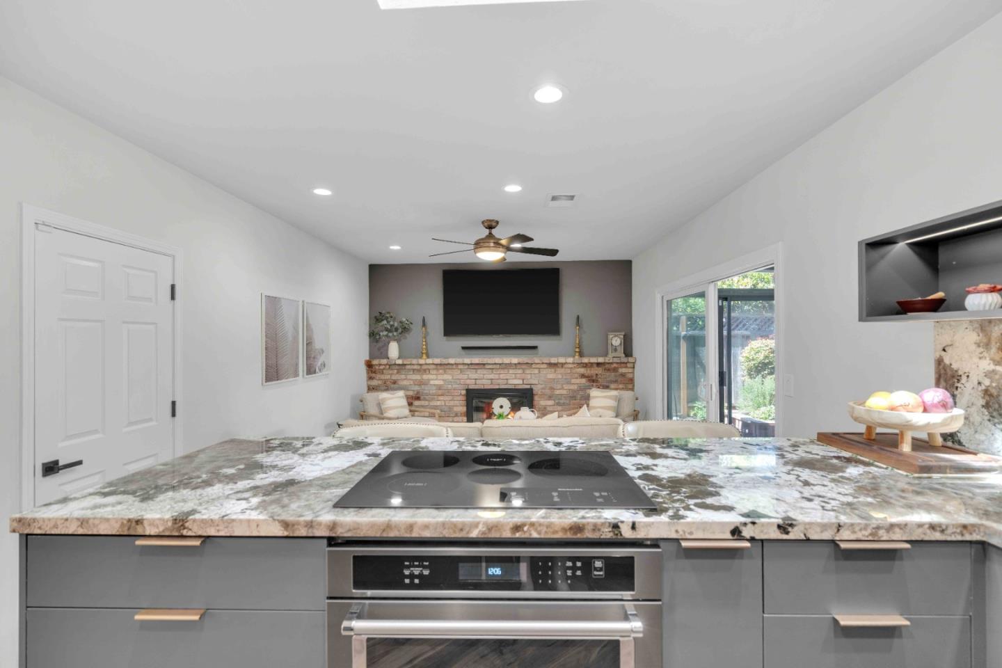Detail Gallery Image 16 of 65 For 959 Normington Way, San Jose,  CA 95136 - 3 Beds | 2 Baths