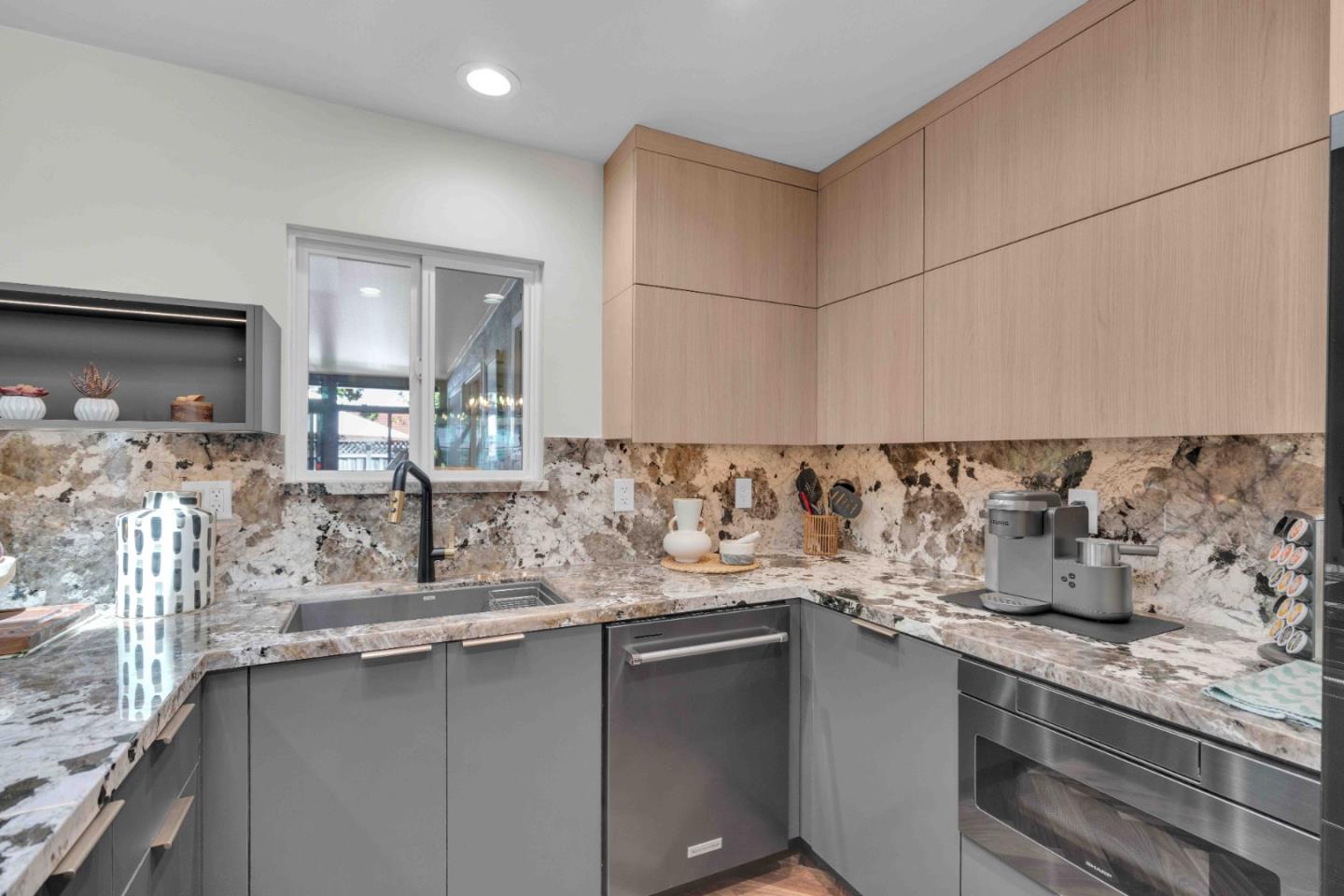 Detail Gallery Image 17 of 65 For 959 Normington Way, San Jose,  CA 95136 - 3 Beds | 2 Baths