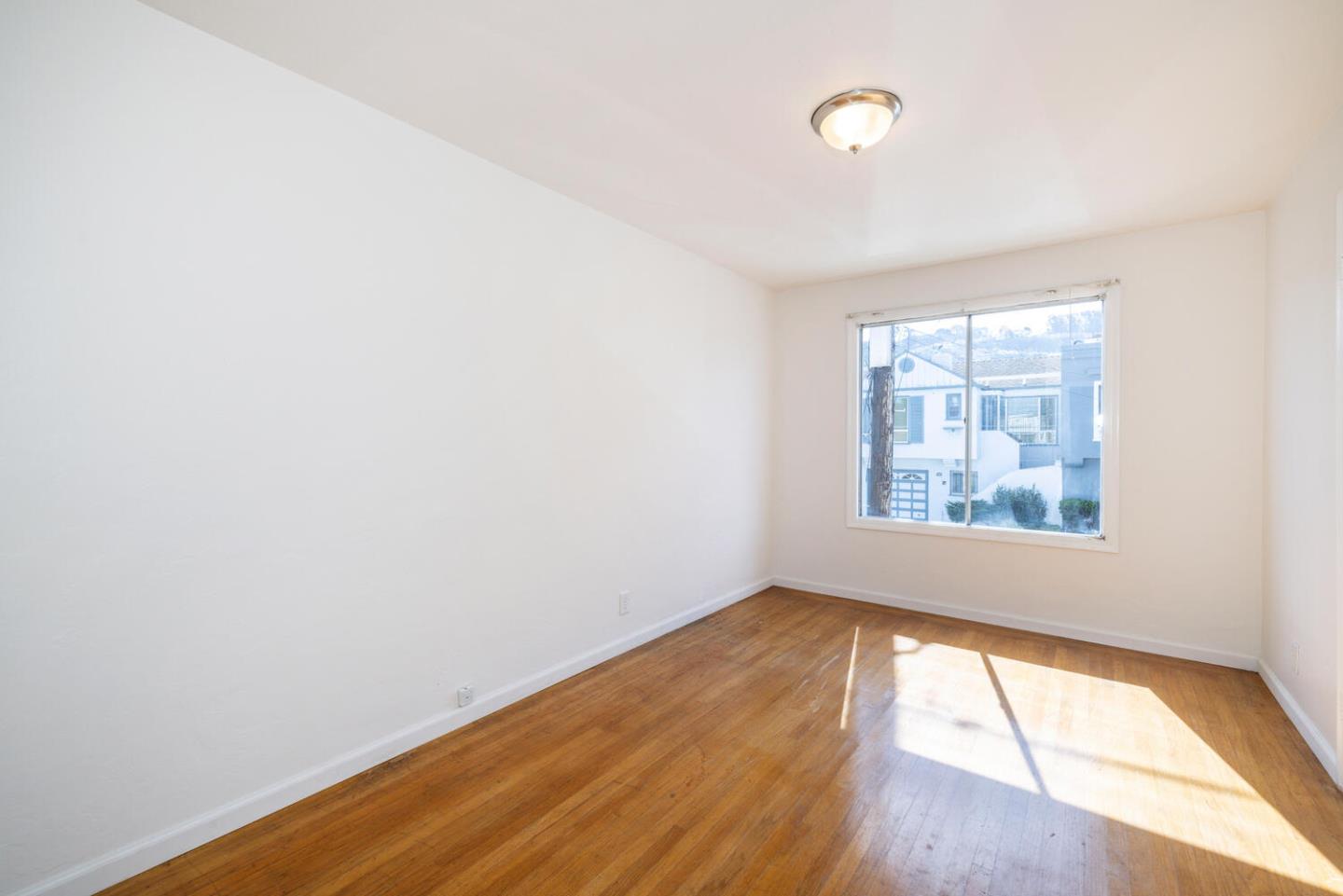 Detail Gallery Image 10 of 19 For 761 Rolph St, San Francisco,  CA 94112 - 2 Beds | 1 Baths