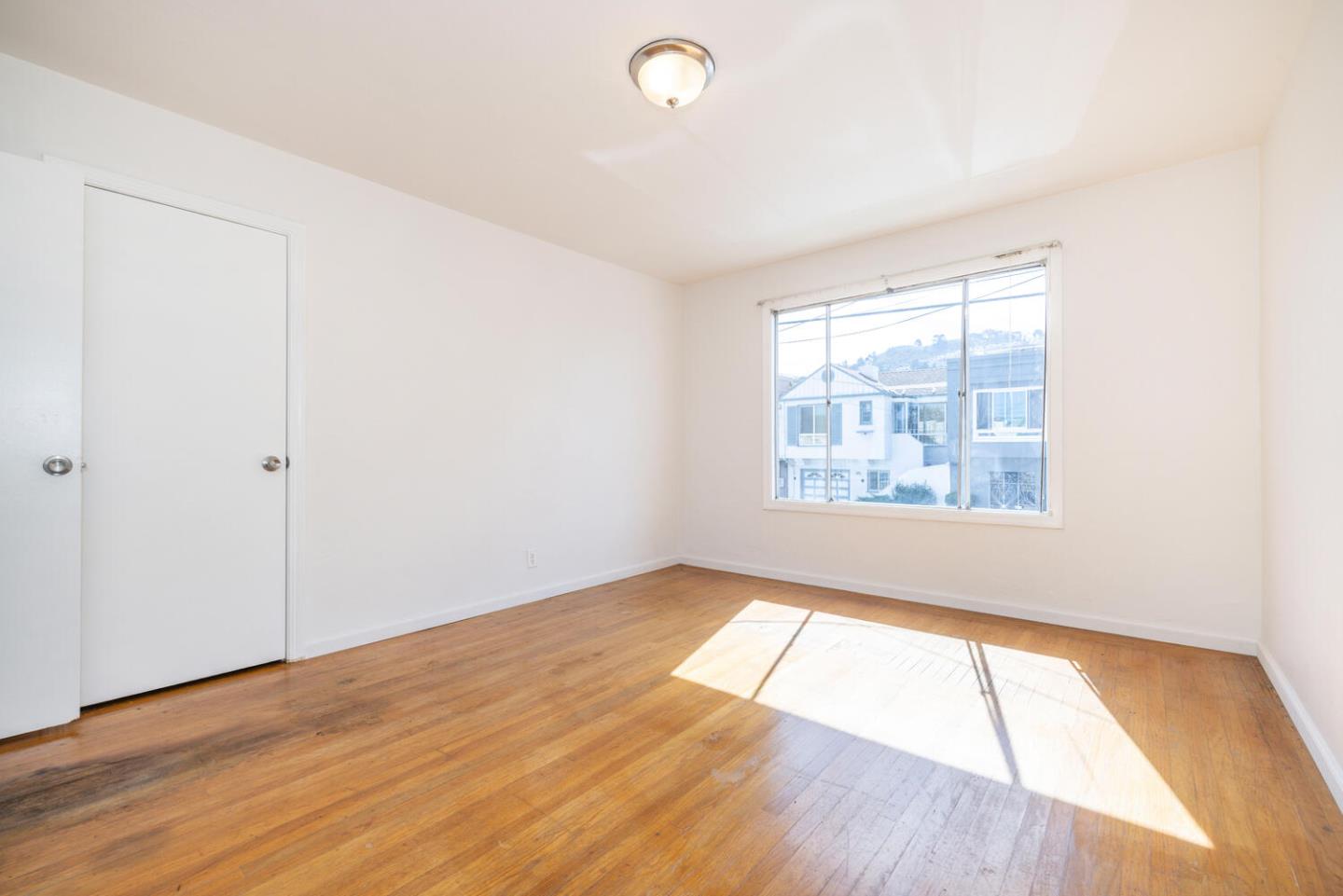 Detail Gallery Image 12 of 19 For 761 Rolph St, San Francisco,  CA 94112 - 2 Beds | 1 Baths