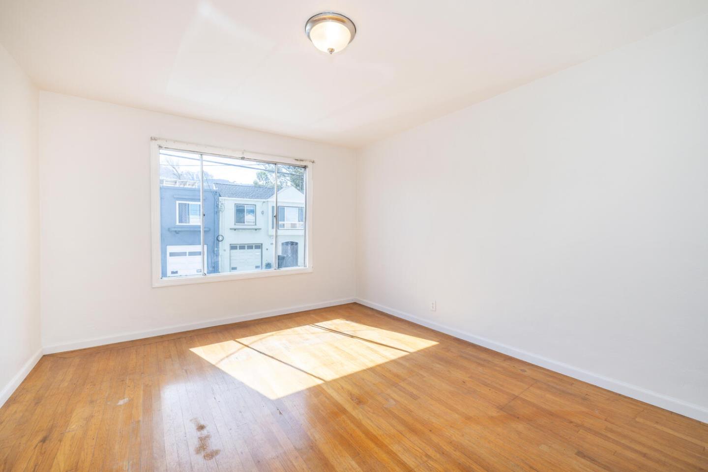 Detail Gallery Image 13 of 19 For 761 Rolph St, San Francisco,  CA 94112 - 2 Beds | 1 Baths