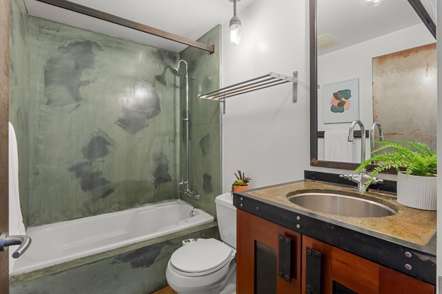 Detail Gallery Image 12 of 38 For 1 Clarence Pl #5,  San Francisco,  CA 94107 - 2 Beds | 2 Baths