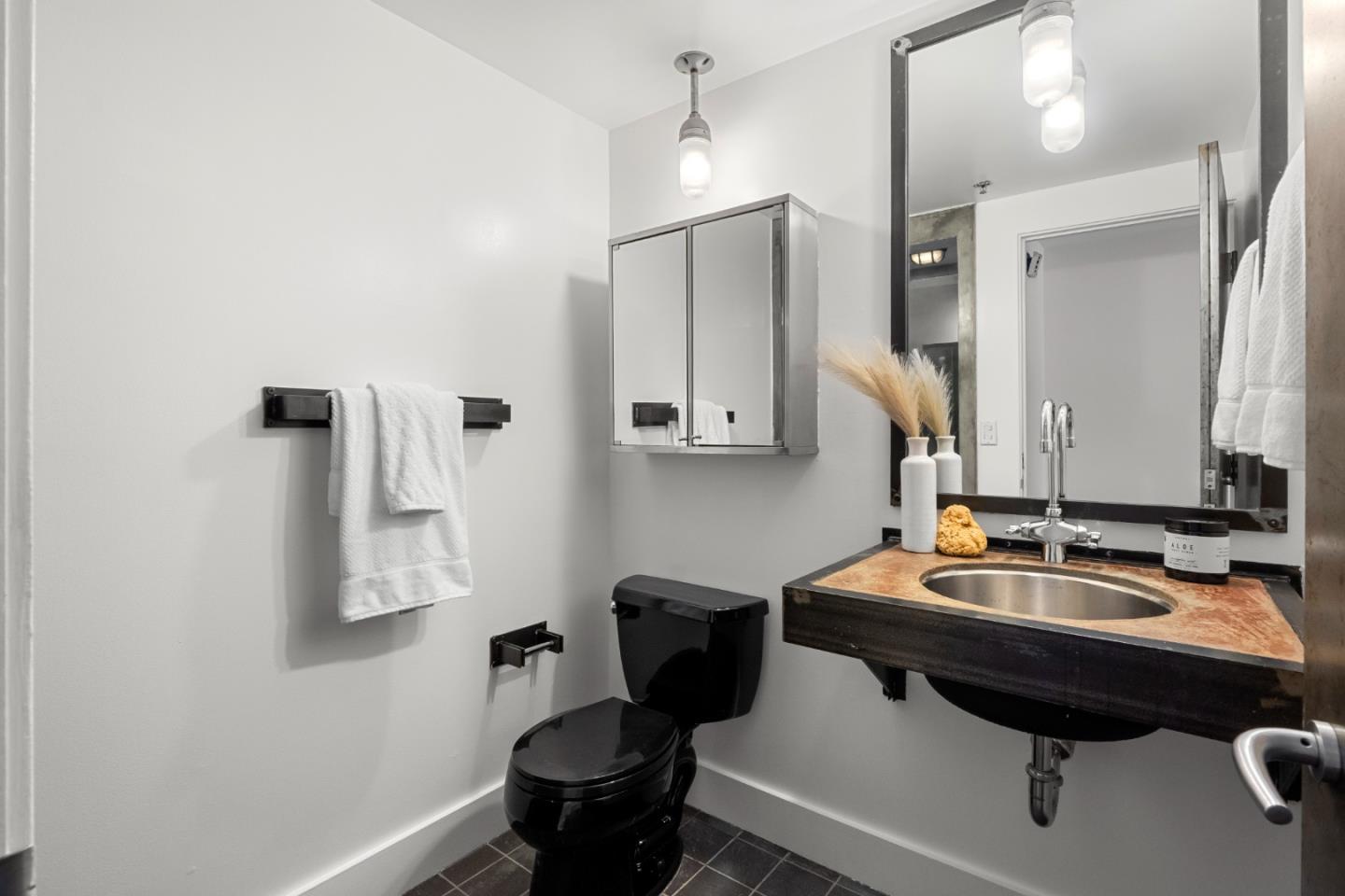 Detail Gallery Image 20 of 38 For 1 Clarence Pl #5,  San Francisco,  CA 94107 - 2 Beds | 2 Baths