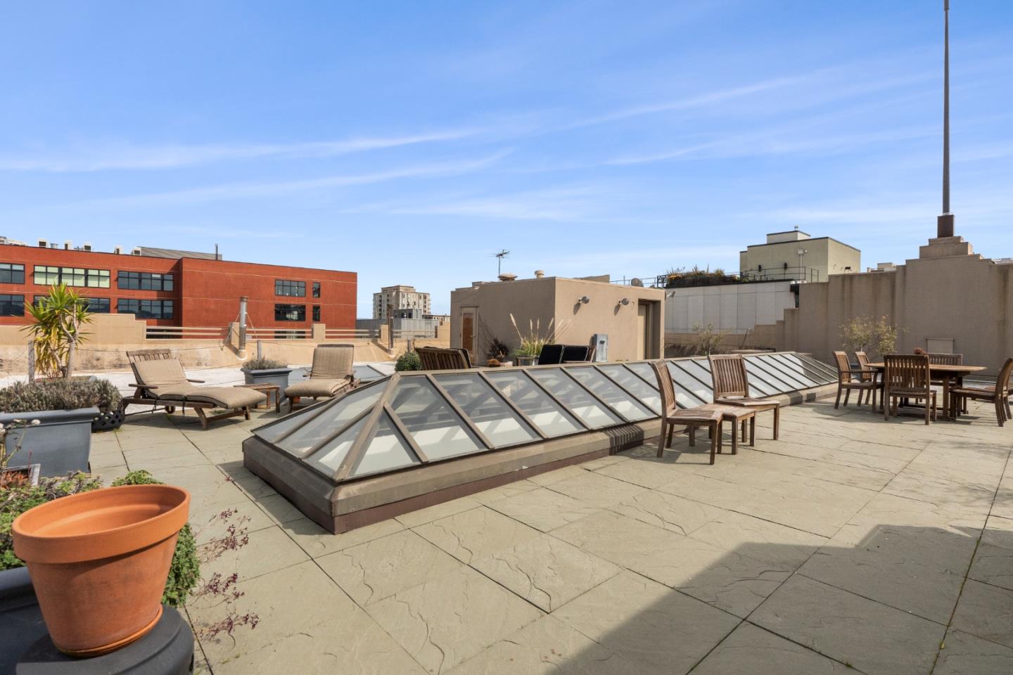 Detail Gallery Image 25 of 38 For 1 Clarence Pl #5,  San Francisco,  CA 94107 - 2 Beds | 2 Baths