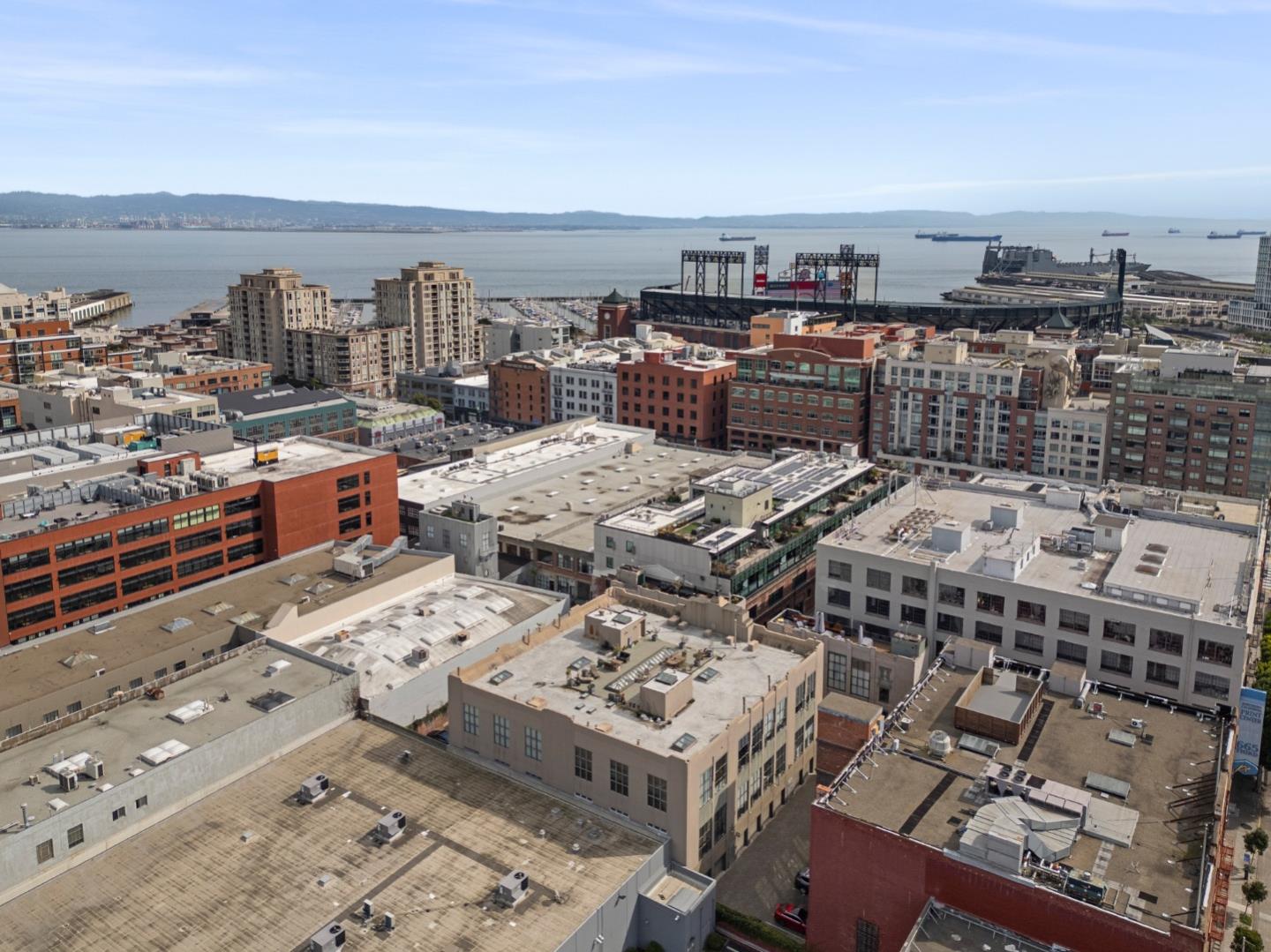 Detail Gallery Image 30 of 38 For 1 Clarence Pl #5,  San Francisco,  CA 94107 - 2 Beds | 2 Baths